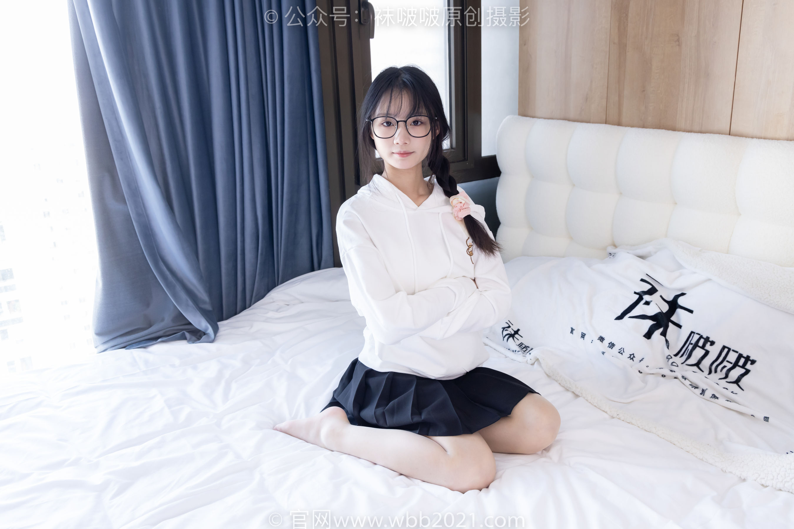 BoBoSocks袜啵啵 No.368 甜甜圈 -运动鞋、白棉袜、油亮肉丝