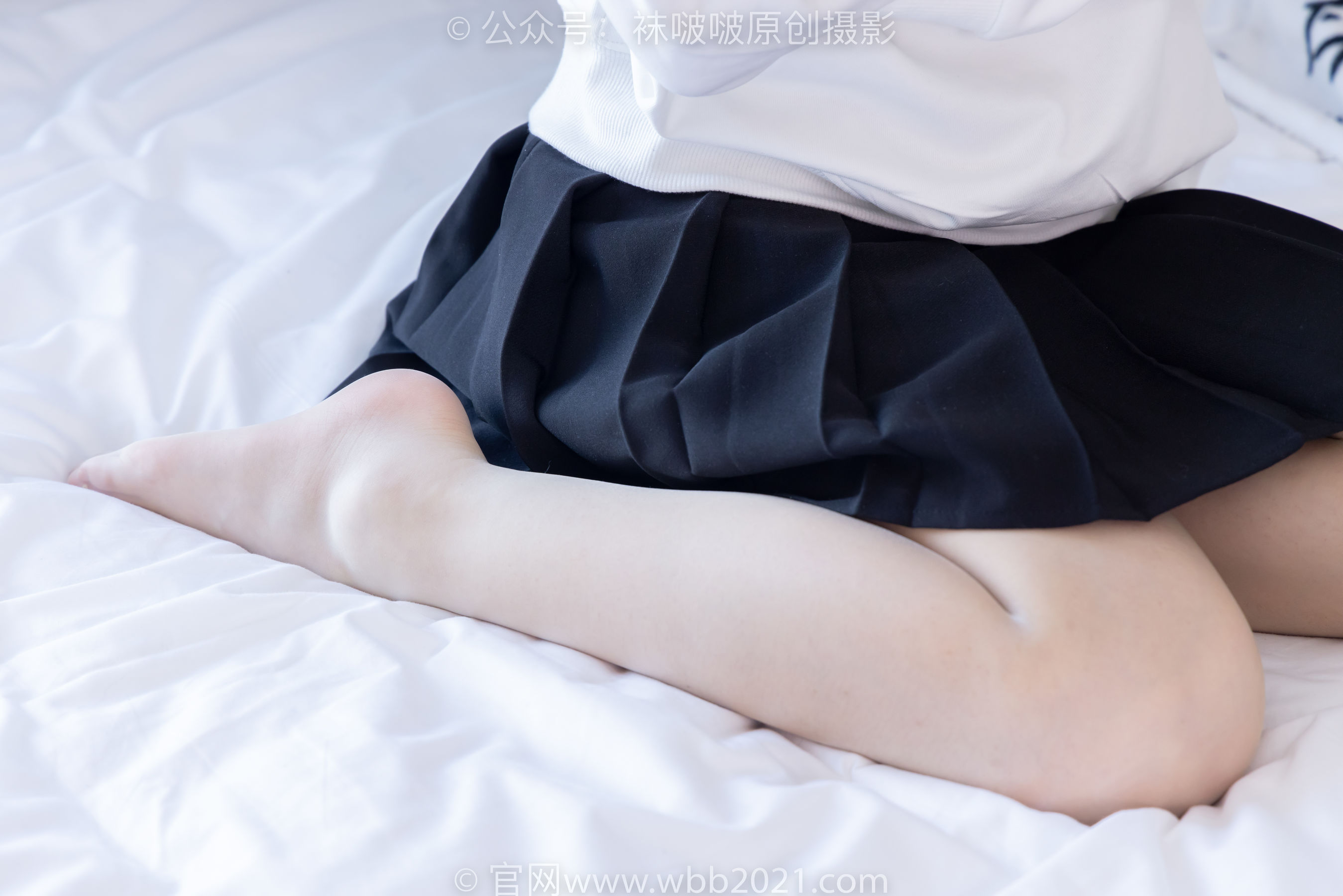 BoBoSocks袜啵啵 No.368 甜甜圈 -运动鞋、白棉袜、油亮肉丝