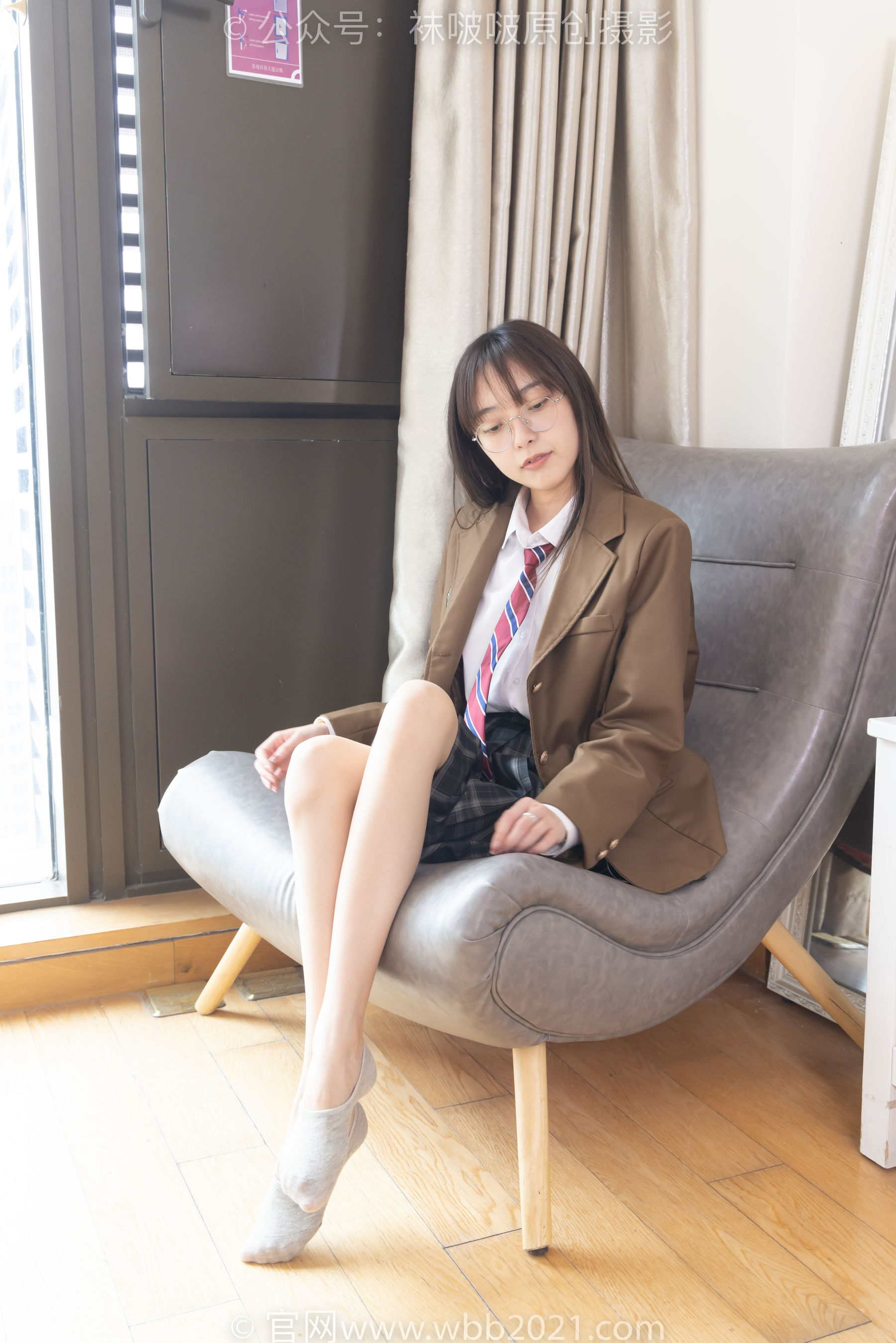 BoBoSocks袜啵啵 No.370 稚予 -板鞋、白棉袜、灰色棉船袜