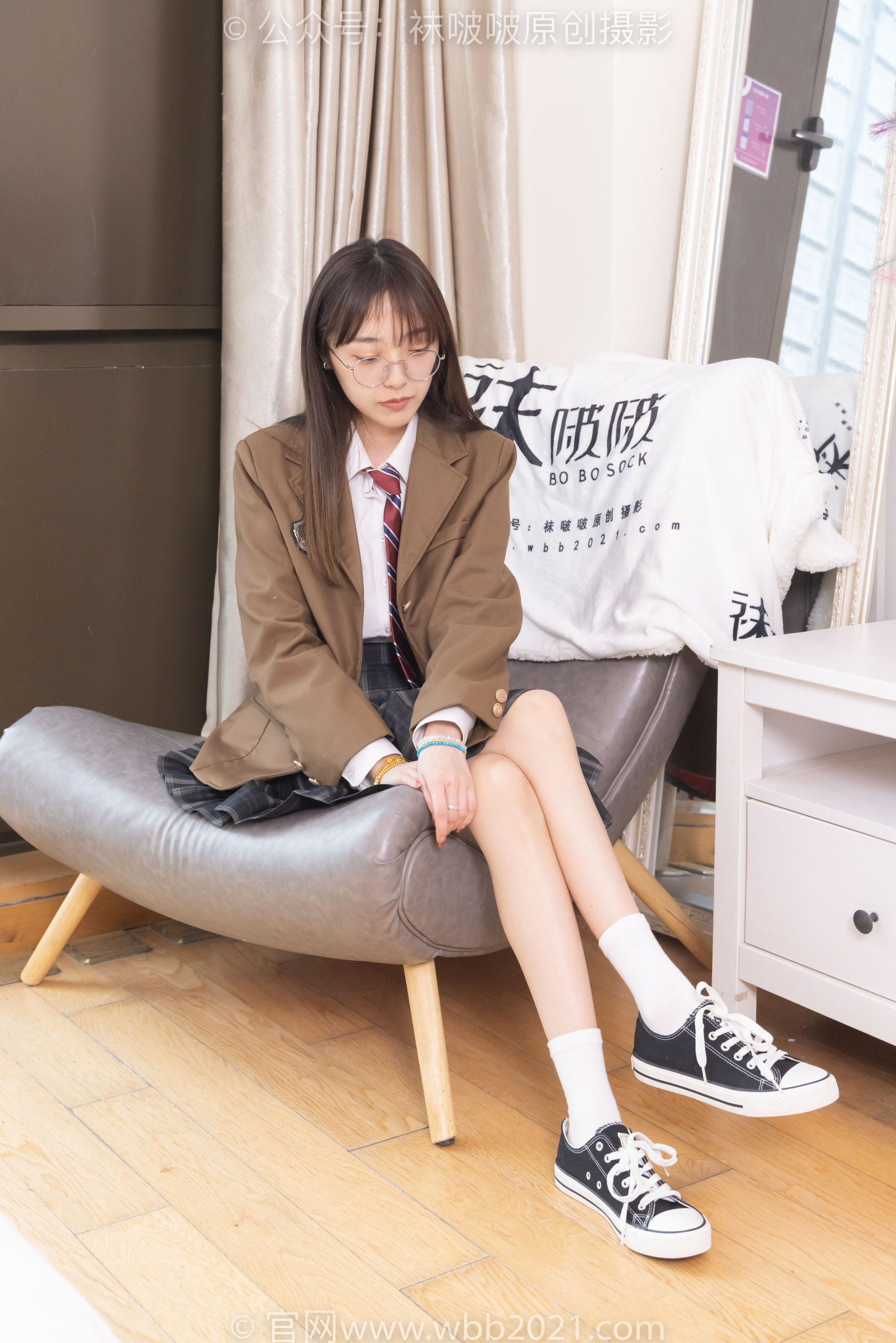 BoBoSocks袜啵啵 No.370 稚予 -板鞋、白棉袜、灰色棉船袜