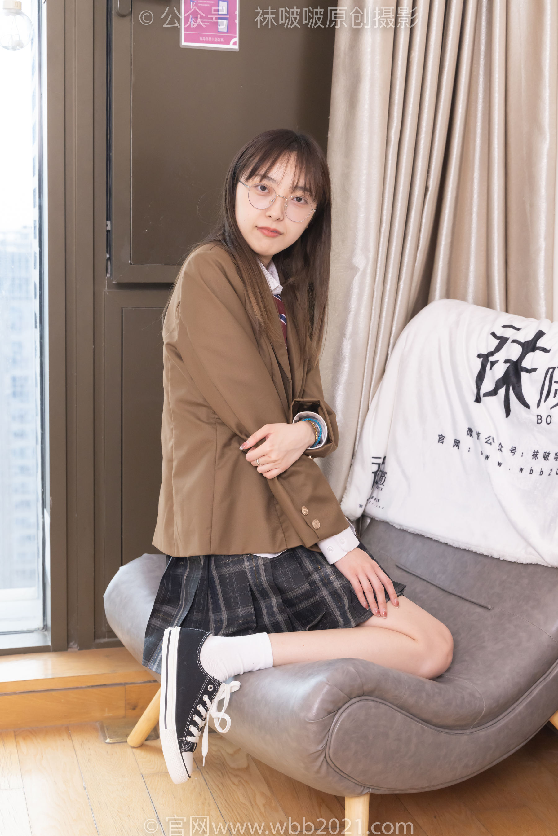 BoBoSocks袜啵啵 No.370 稚予 -板鞋、白棉袜、灰色棉船袜