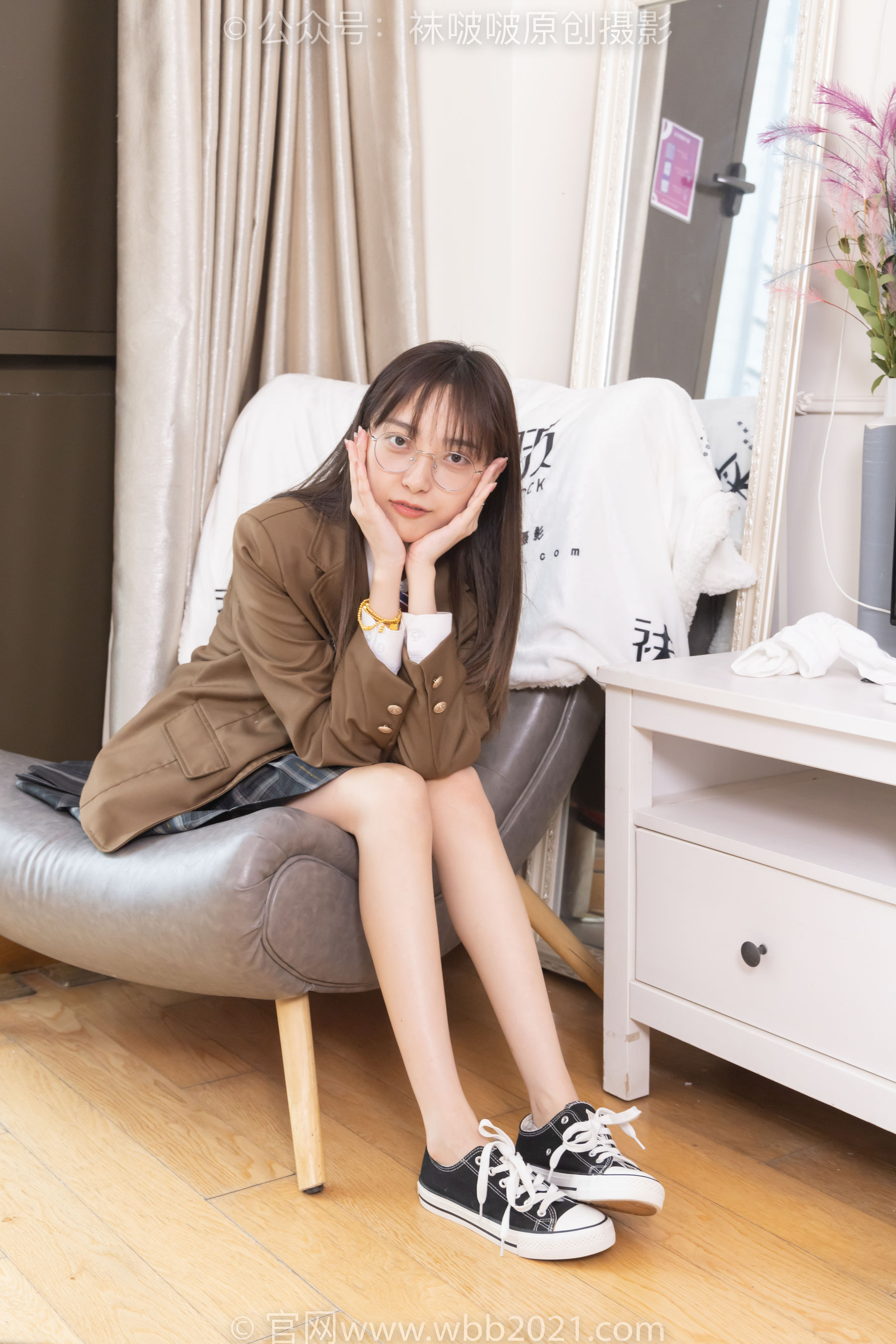 BoBoSocks袜啵啵 No.370 稚予 -板鞋、白棉袜、灰色棉船袜