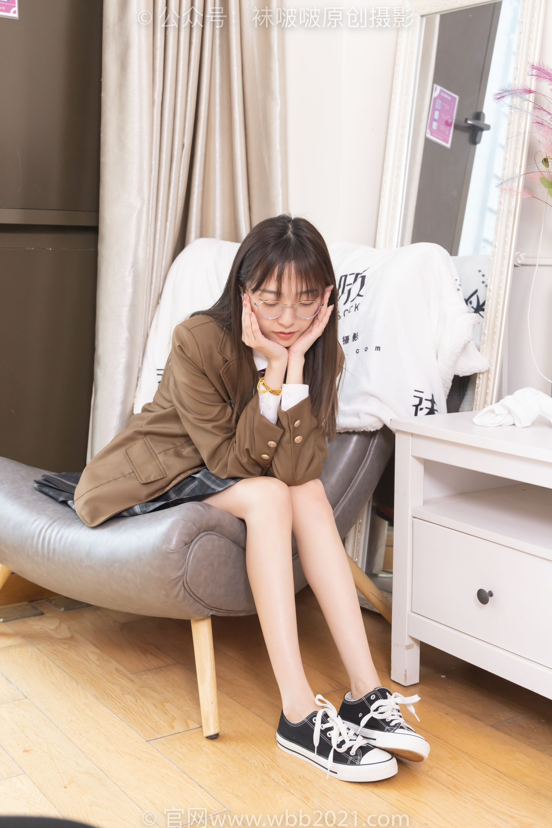 BoBoSocks袜啵啵 No.370 稚予 -板鞋、白棉袜、灰色棉船袜