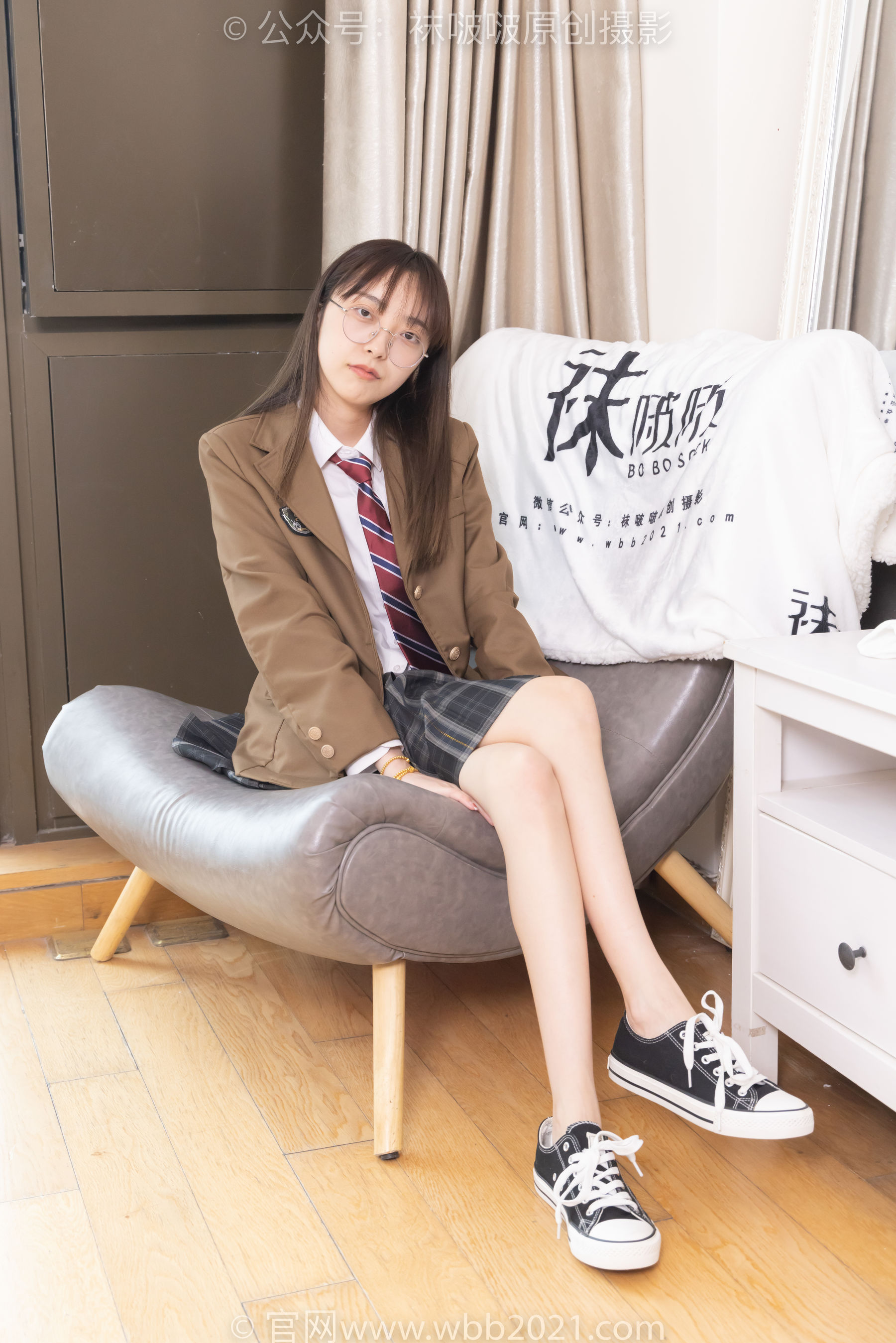 BoBoSocks袜啵啵 No.370 稚予 -板鞋、白棉袜、灰色棉船袜