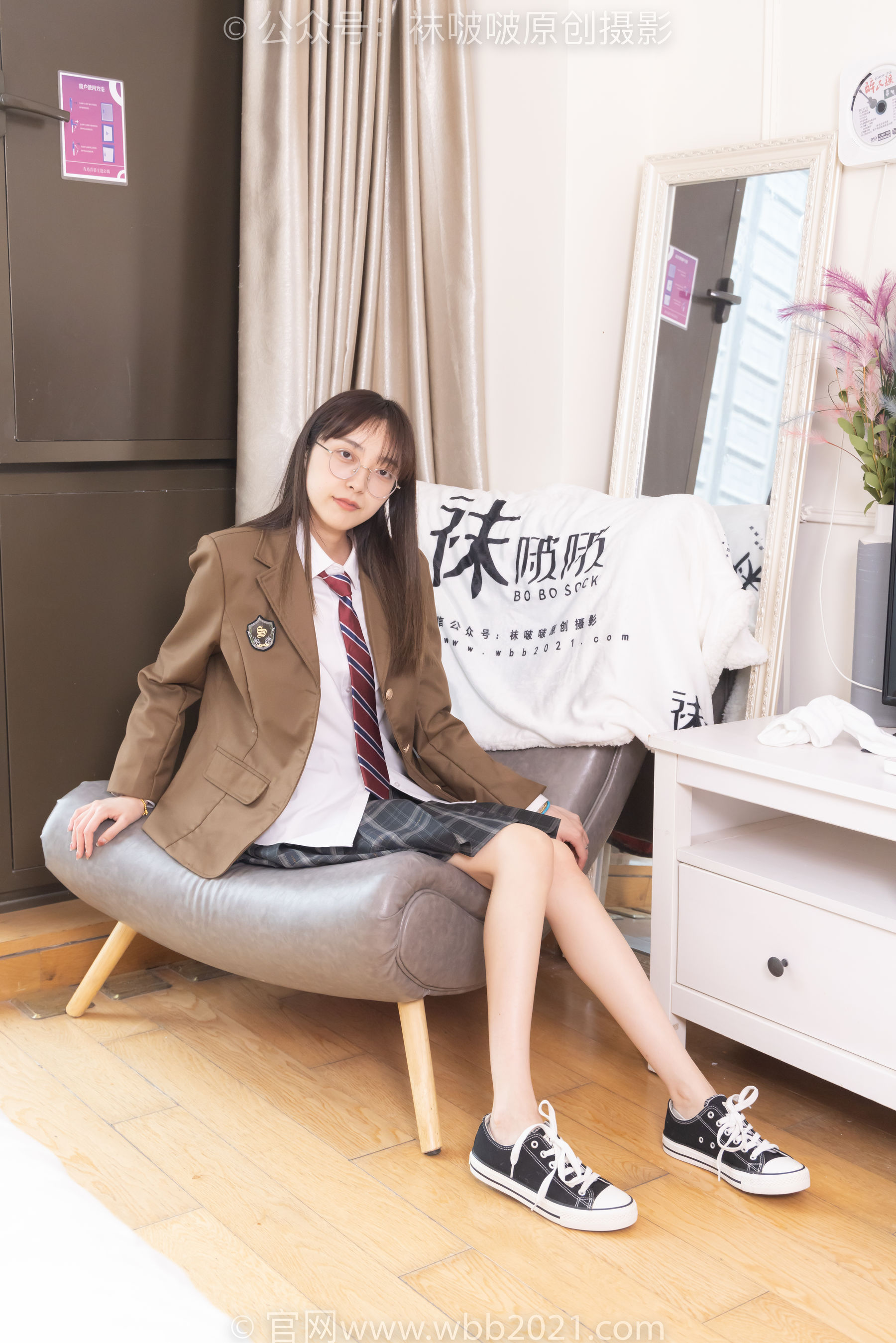 BoBoSocks袜啵啵 No.370 稚予 -板鞋、白棉袜、灰色棉船袜