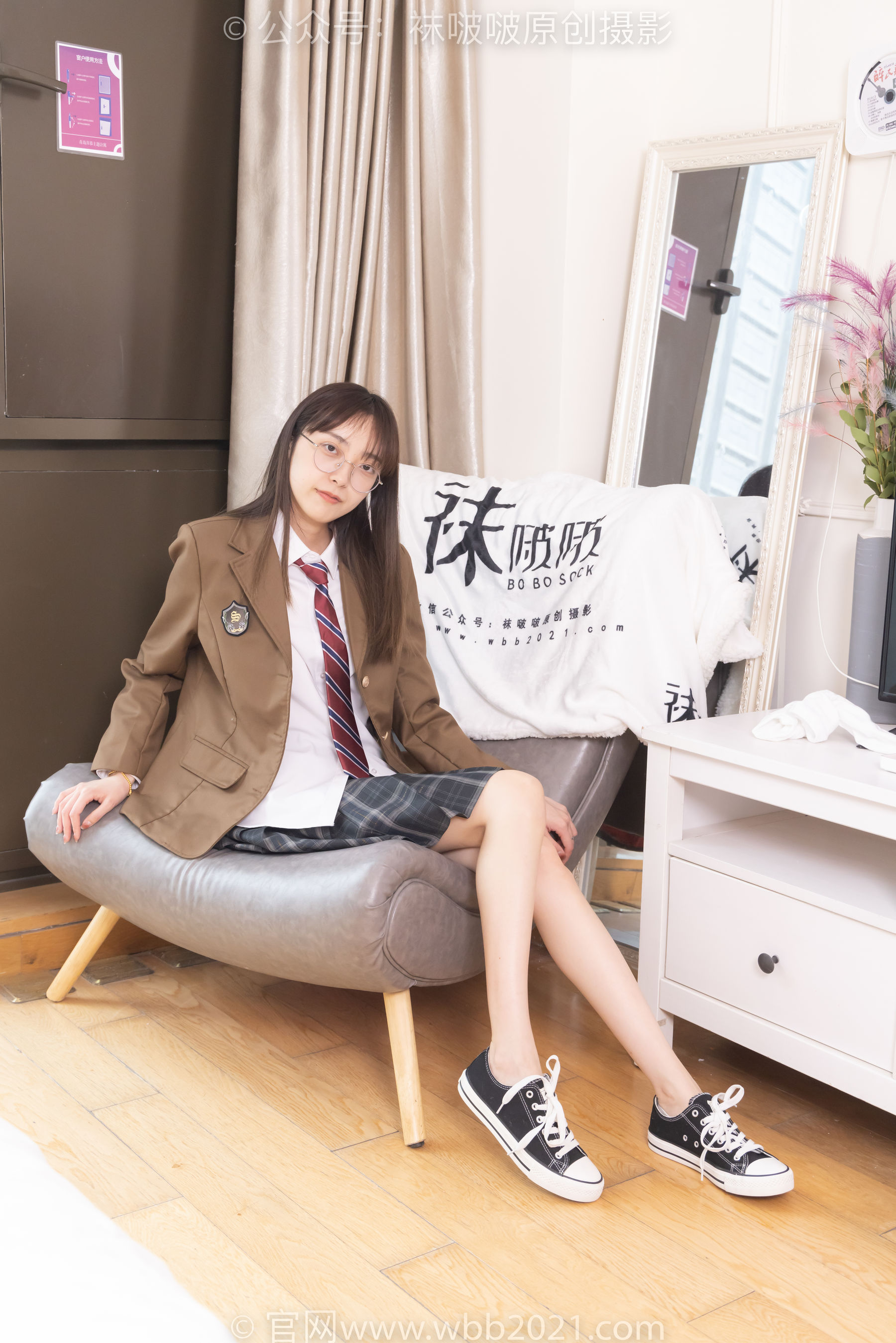BoBoSocks袜啵啵 No.370 稚予 -板鞋、白棉袜、灰色棉船袜