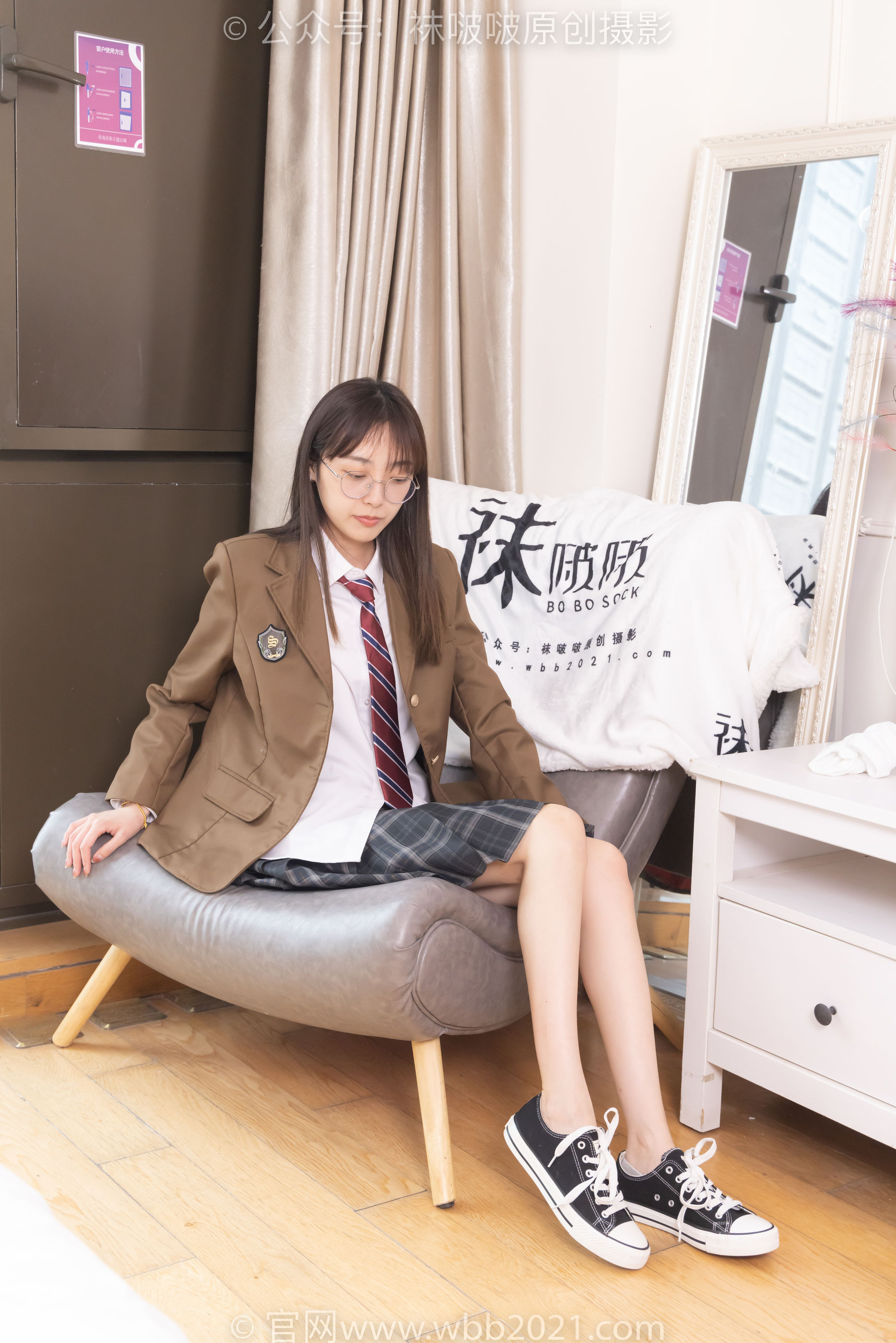 BoBoSocks袜啵啵 No.370 稚予 -板鞋、白棉袜、灰色棉船袜
