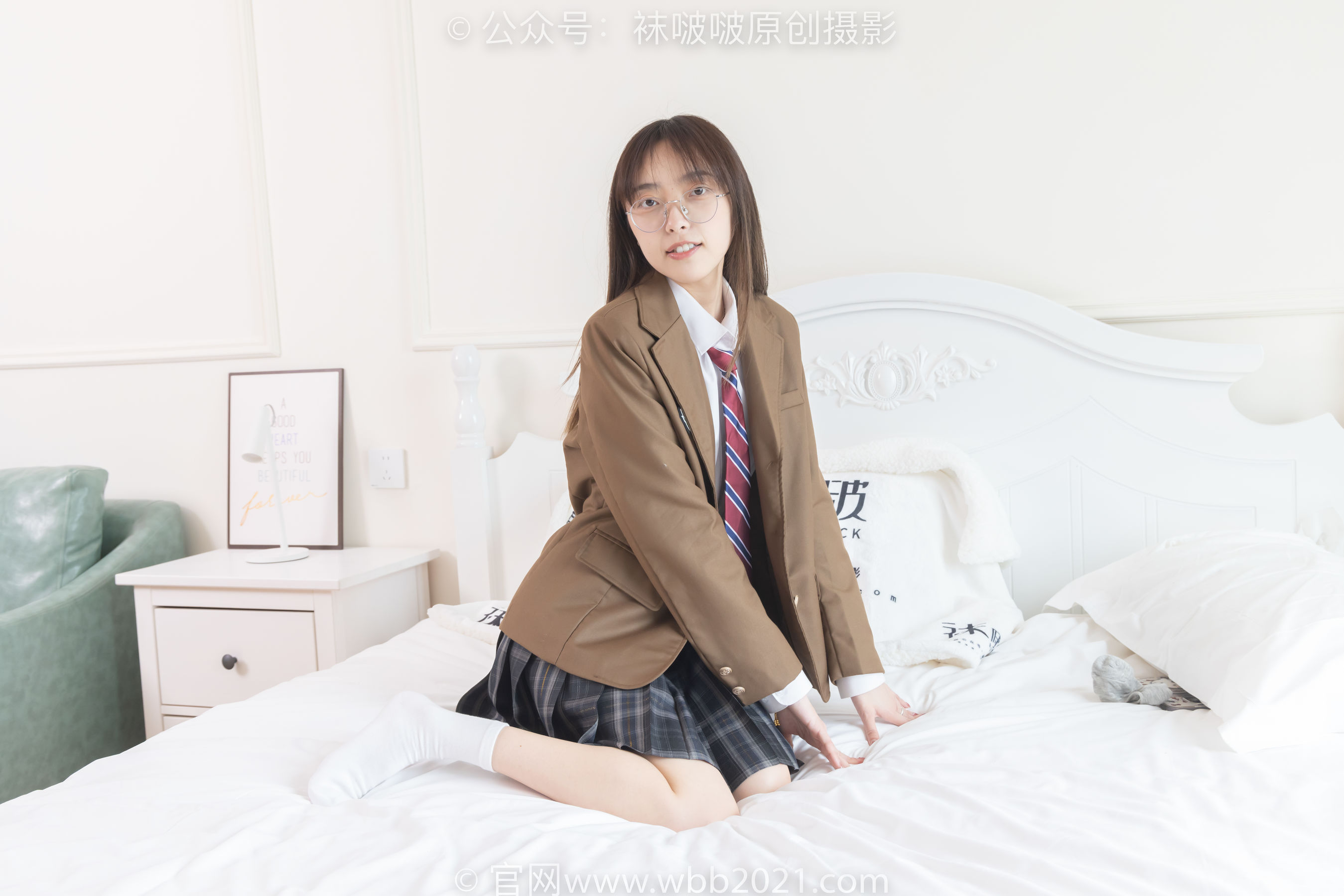 BoBoSocks袜啵啵 No.370 稚予 -板鞋、白棉袜、灰色棉船袜