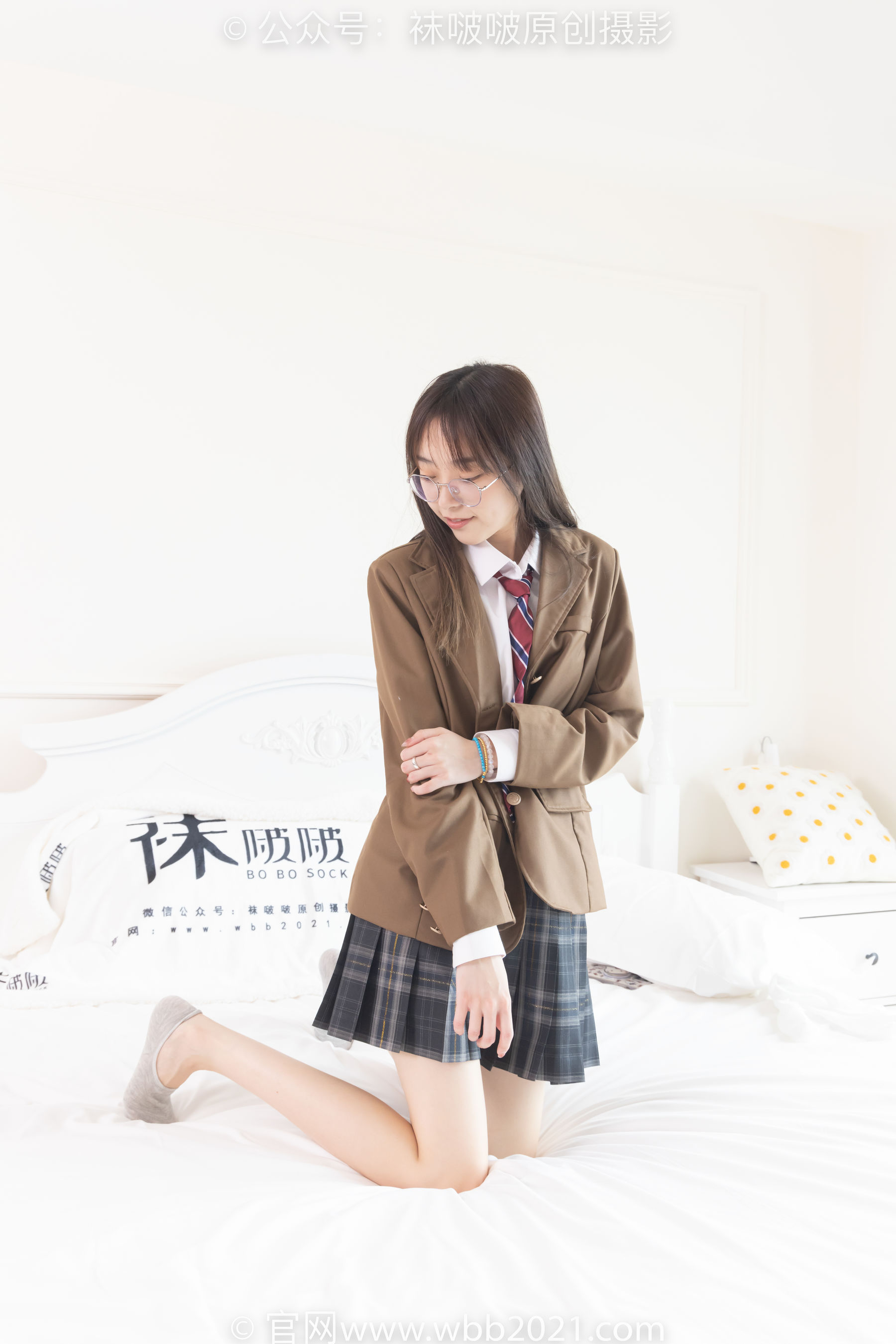BoBoSocks袜啵啵 No.370 稚予 -板鞋、白棉袜、灰色棉船袜