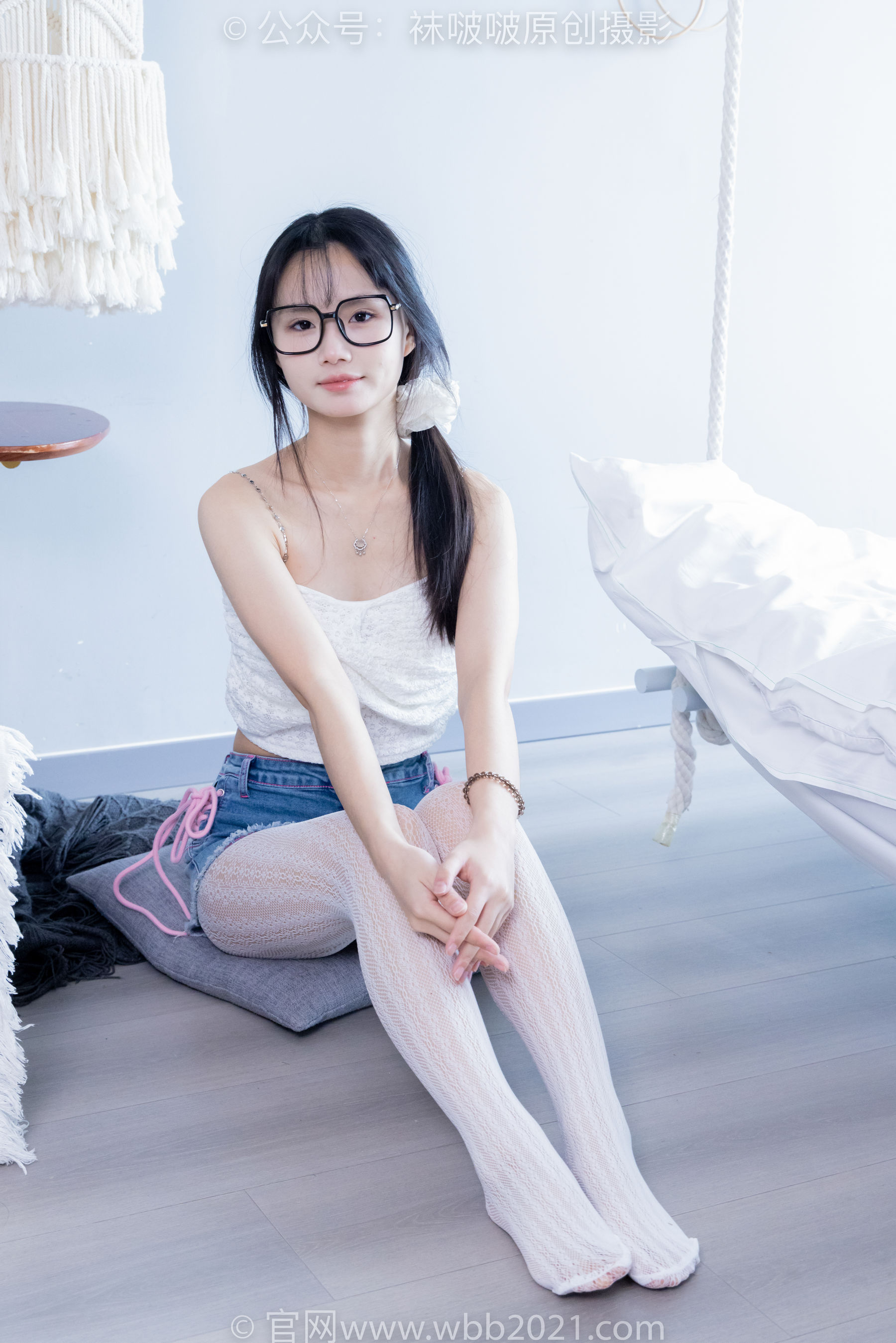 BoBoSocks袜啵啵 No.372 甜甜圈 -板鞋、白色蕾丝袜、可拆卸牛仔裤、裤里丝