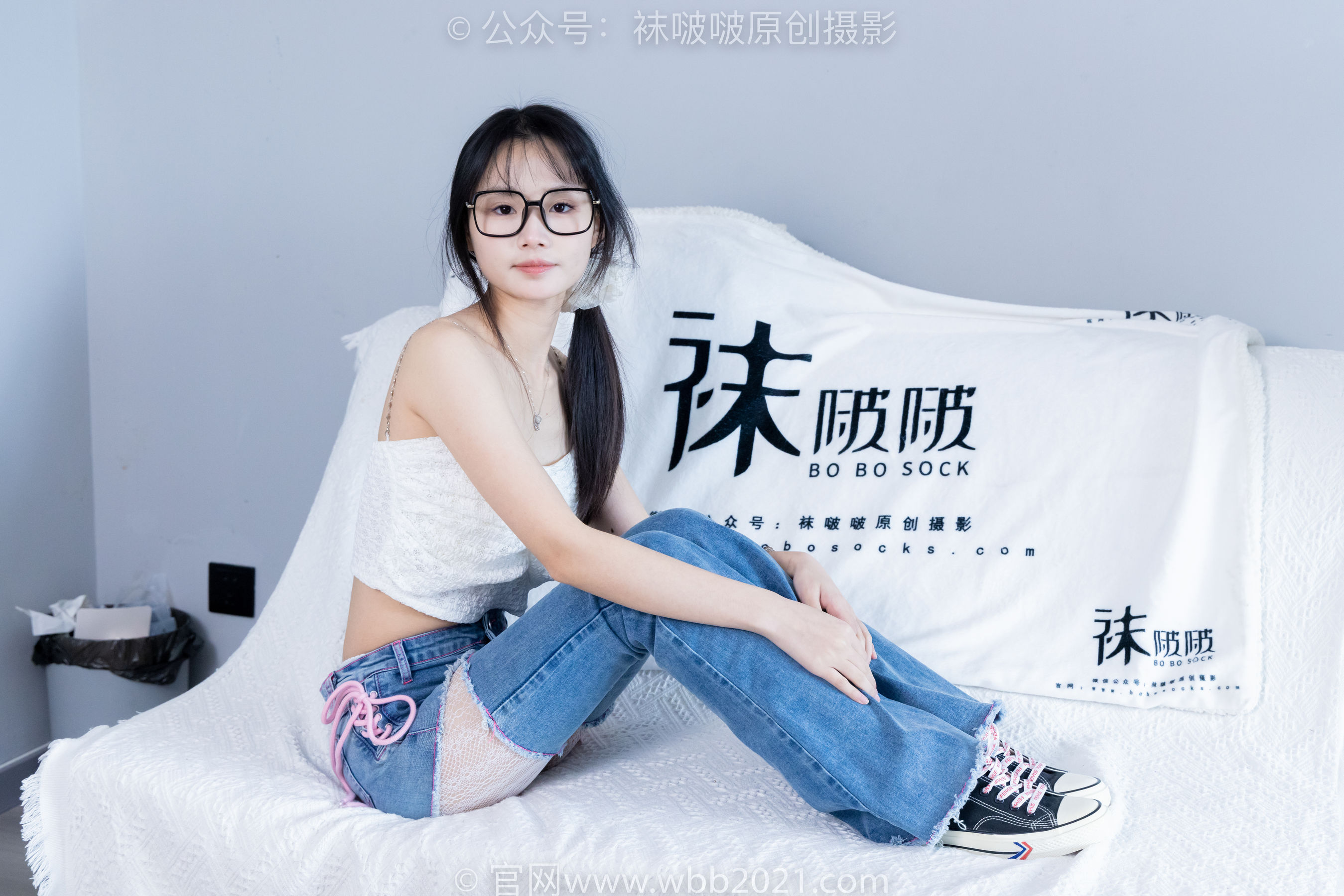 BoBoSocks袜啵啵 No.372 甜甜圈 -板鞋、白色蕾丝袜、可拆卸牛仔裤、裤里丝