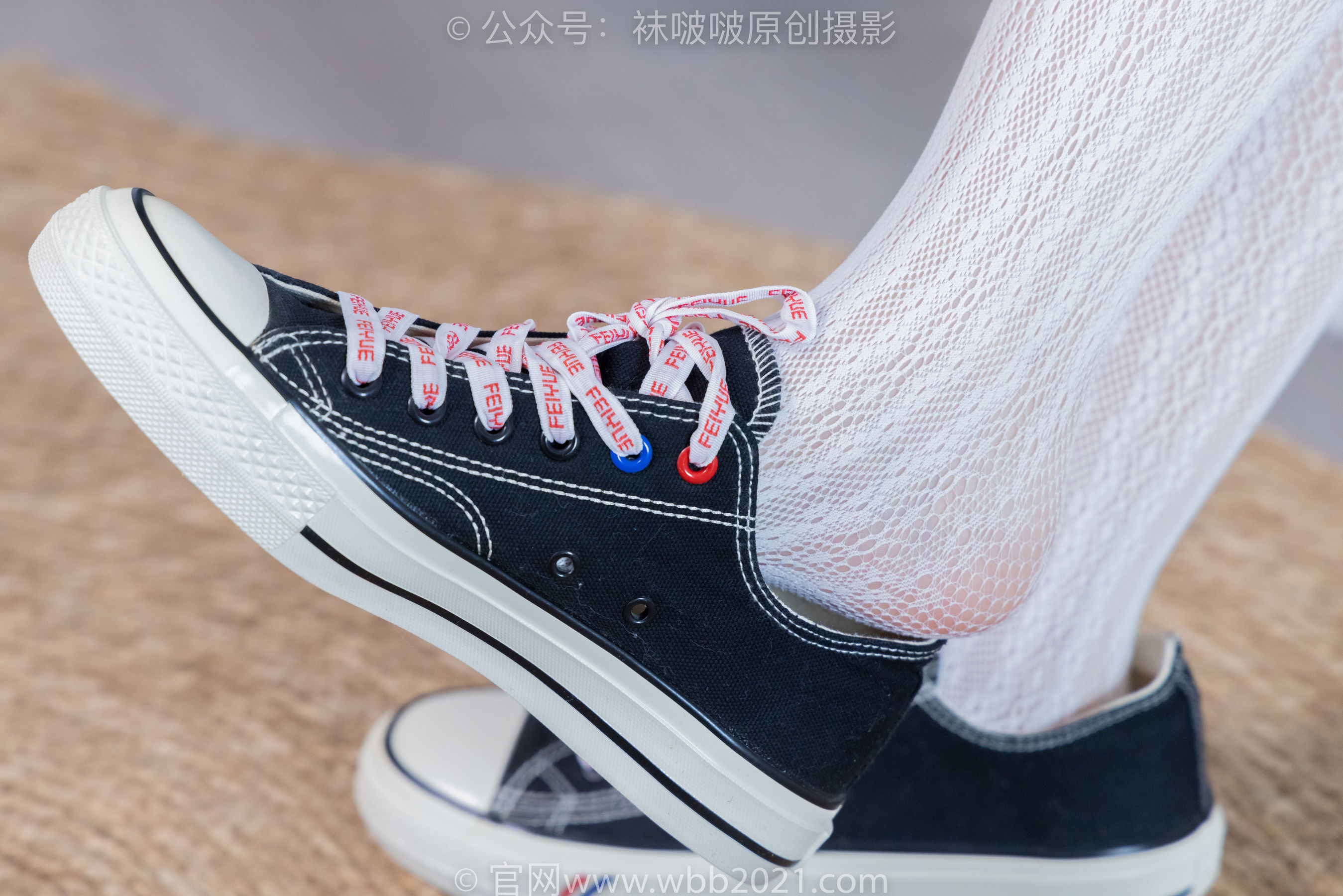 BoBoSocks袜啵啵 No.372 甜甜圈 -板鞋、白色蕾丝袜、可拆卸牛仔裤、裤里丝