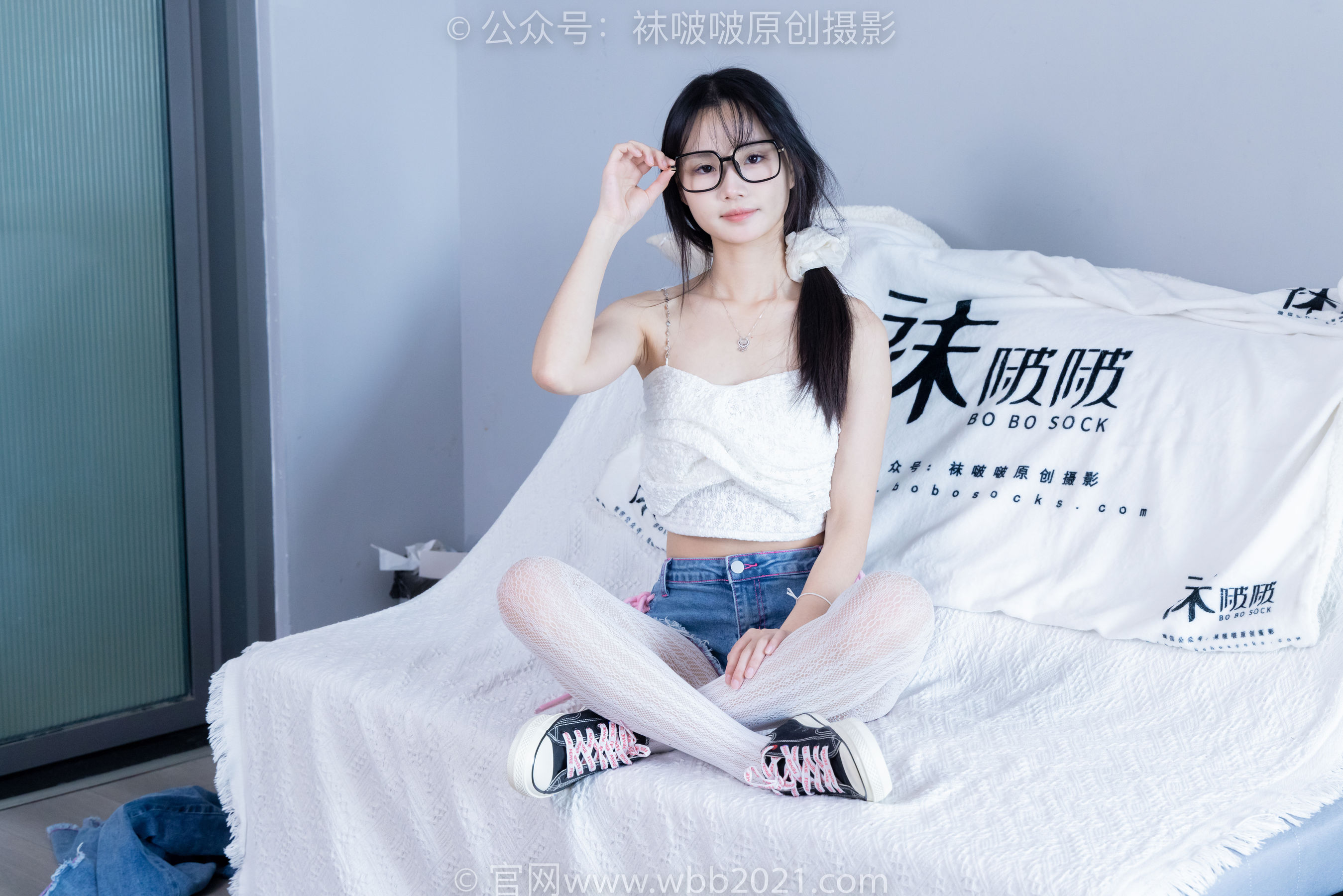 BoBoSocks袜啵啵 No.372 甜甜圈 -板鞋、白色蕾丝袜、可拆卸牛仔裤、裤里丝