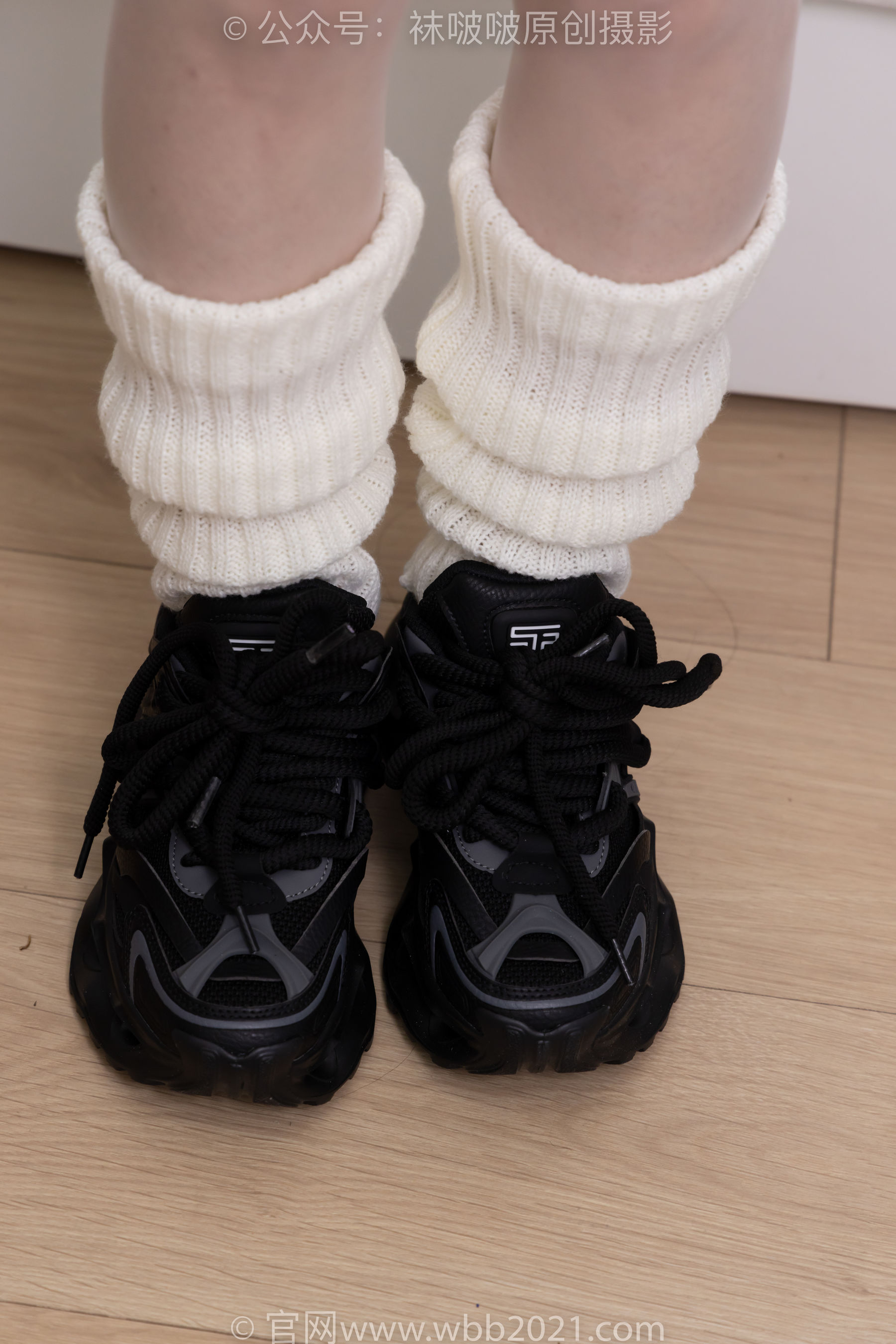 BoBoSocks袜啵啵 No.376 甜甜圈 -运动鞋、堆堆袜套、白丝