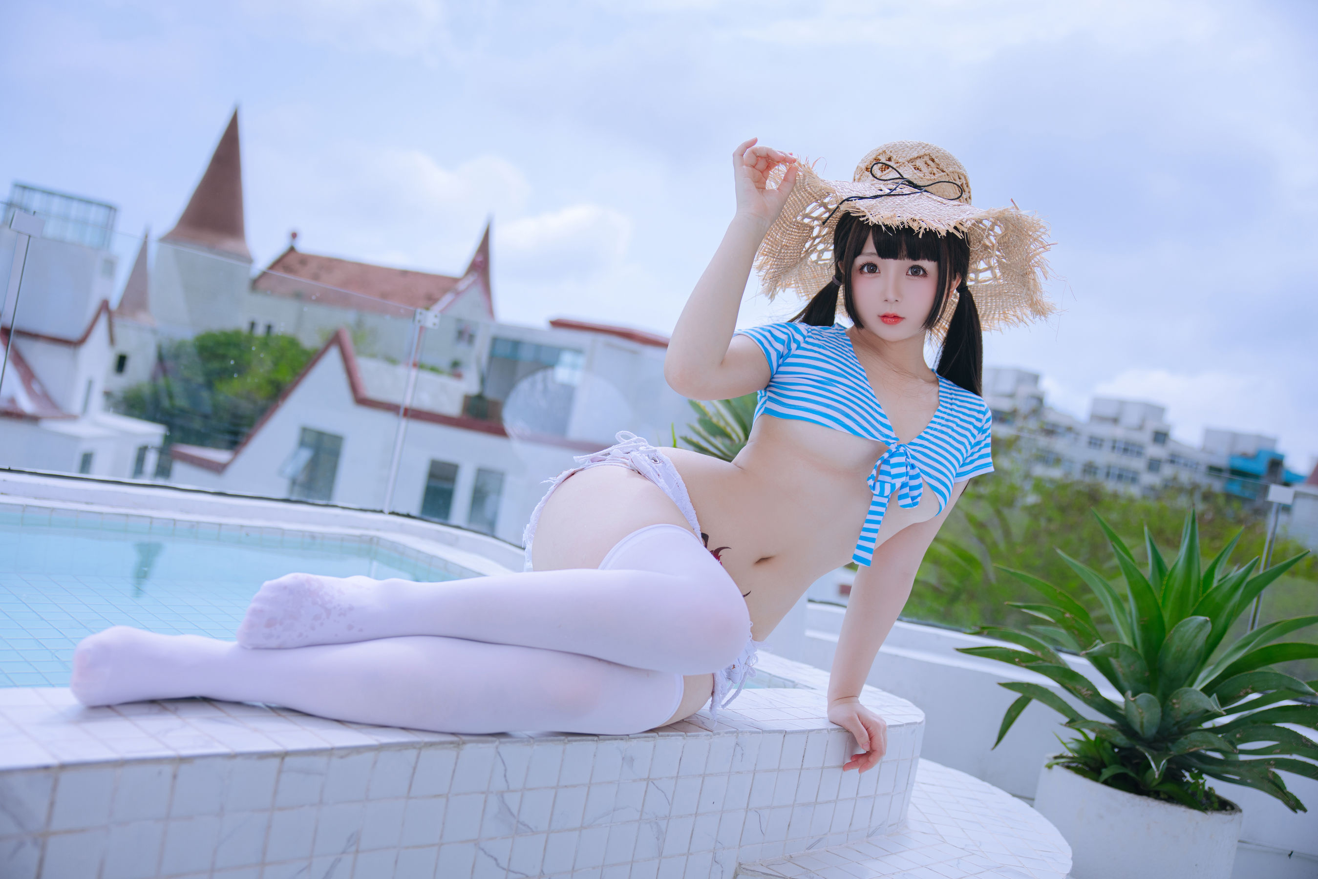 Cosplay 日奈娇 - 蓝白条