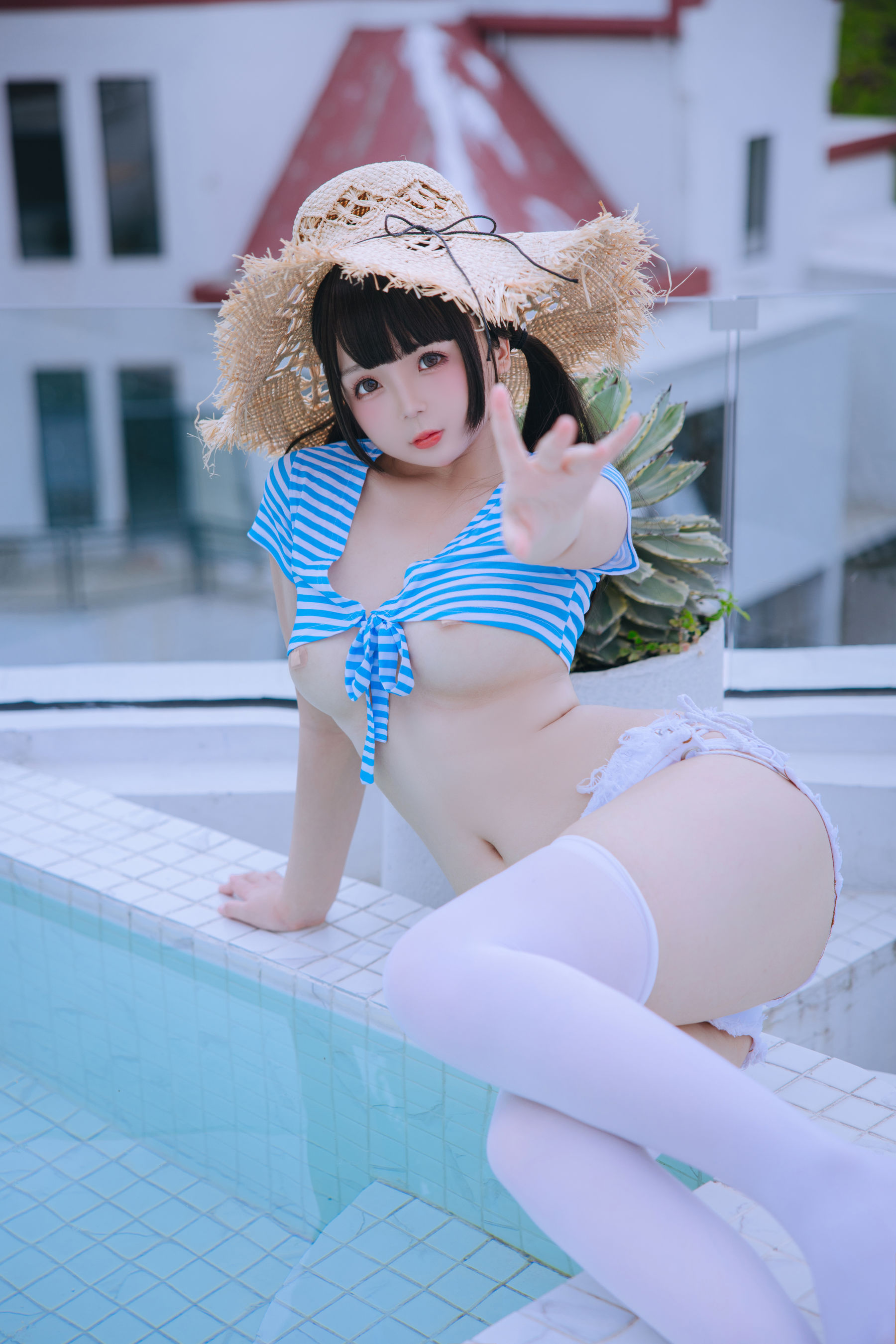 Cosplay 日奈娇 - 蓝白条