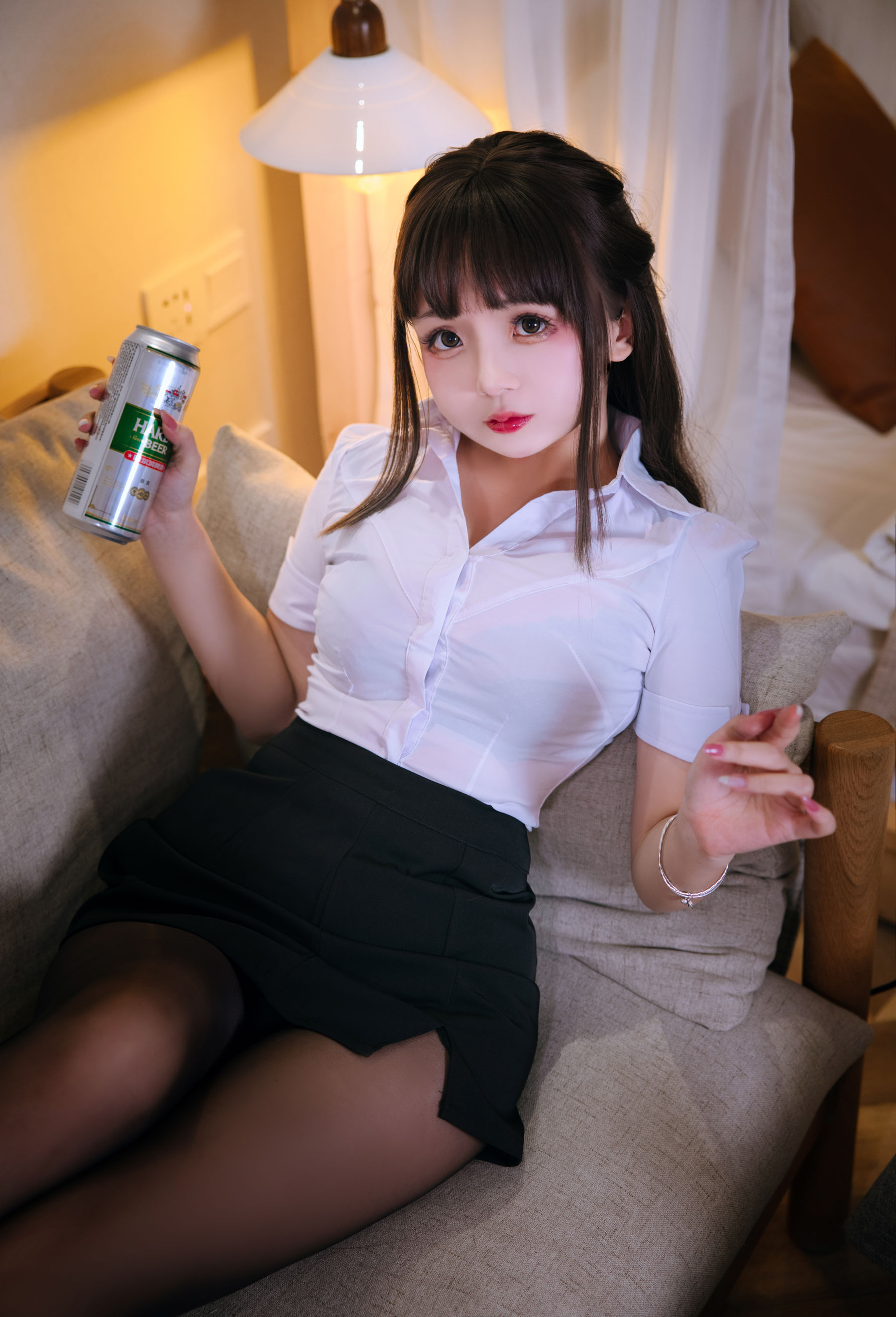 Cosplay 日奈娇 - 醉酒OL