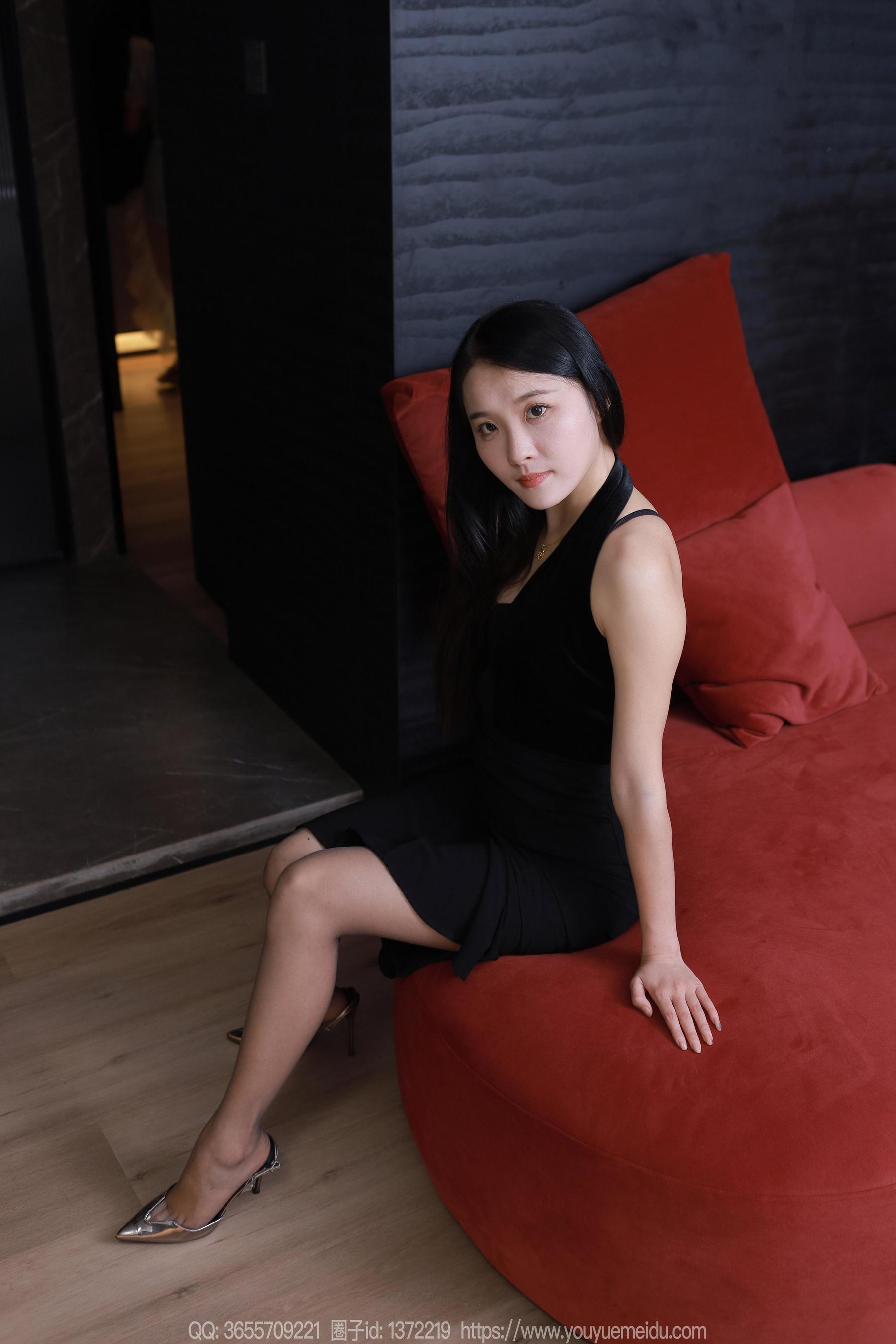 IESS异思趣向 - 模特： 婉萍 《黑色包裙》