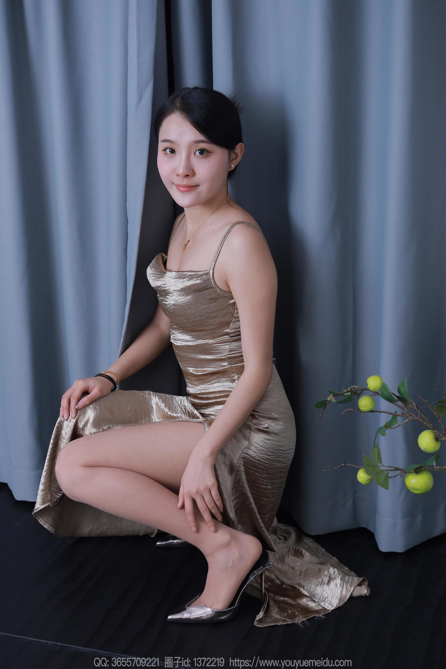 IESS异思趣向 - 模特： 婉萍 《吃个橘子》