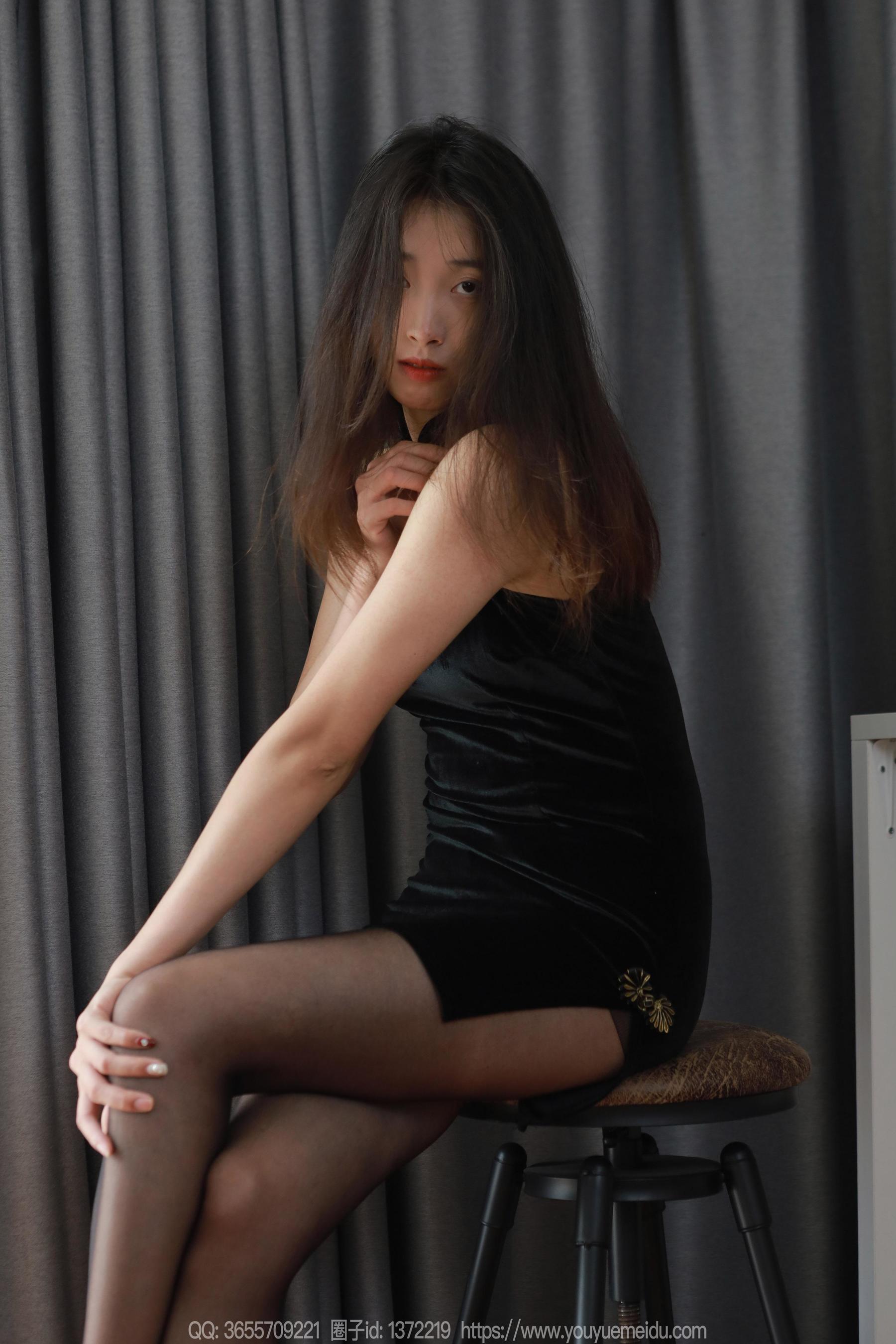 IESS异思趣向 - 模特： 小九 《光脚丫子》