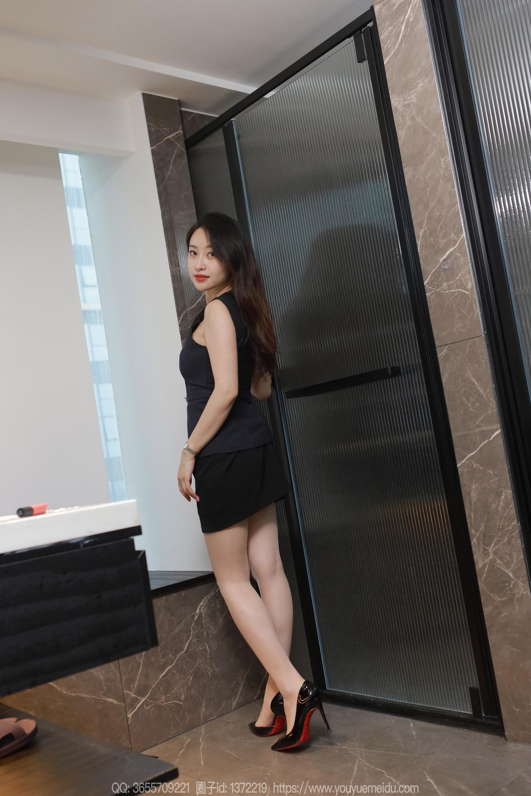 IESS异思趣向 - 模特： 小婕 《洗手间的故事》