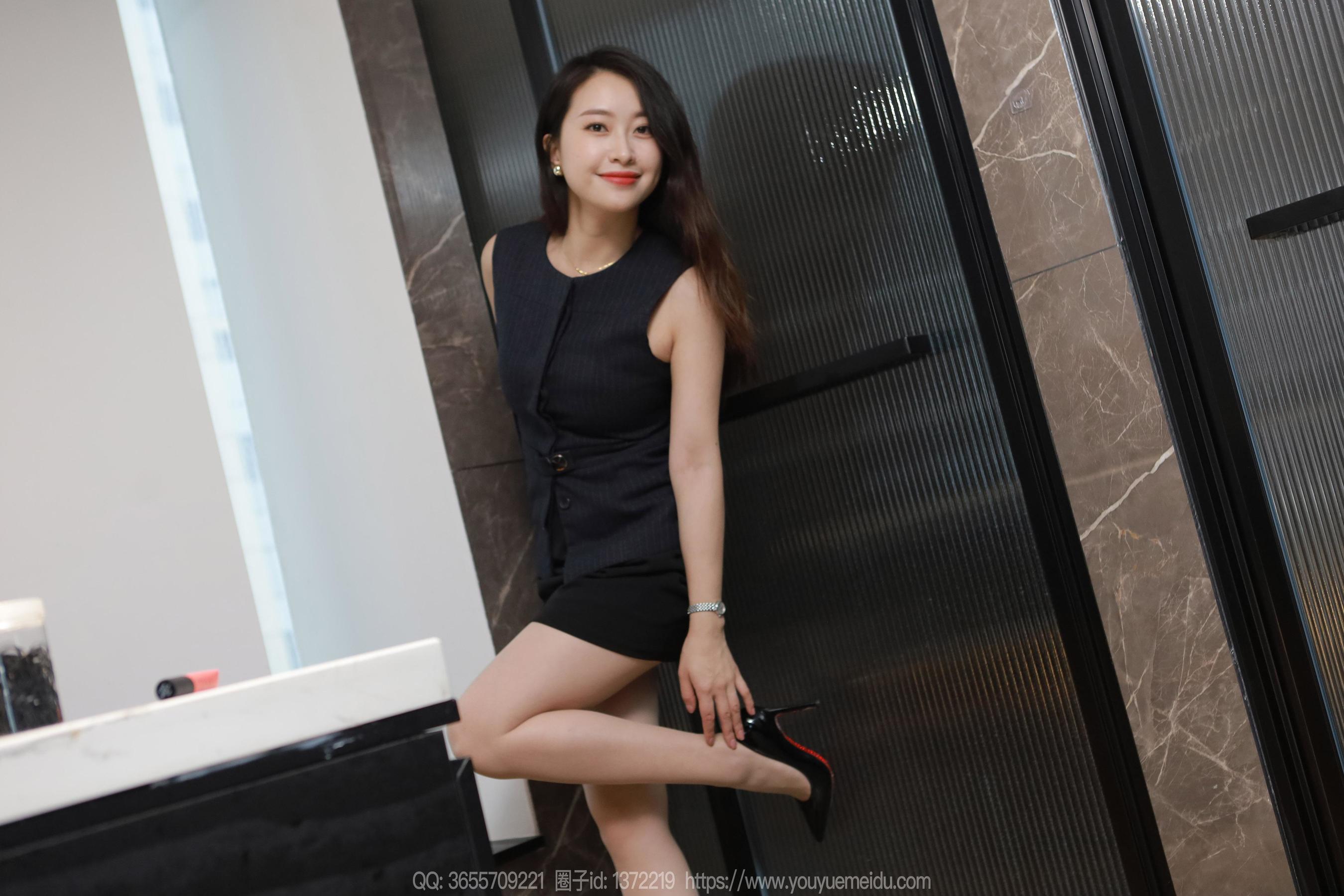IESS异思趣向 - 模特： 小婕 《洗手间的故事》