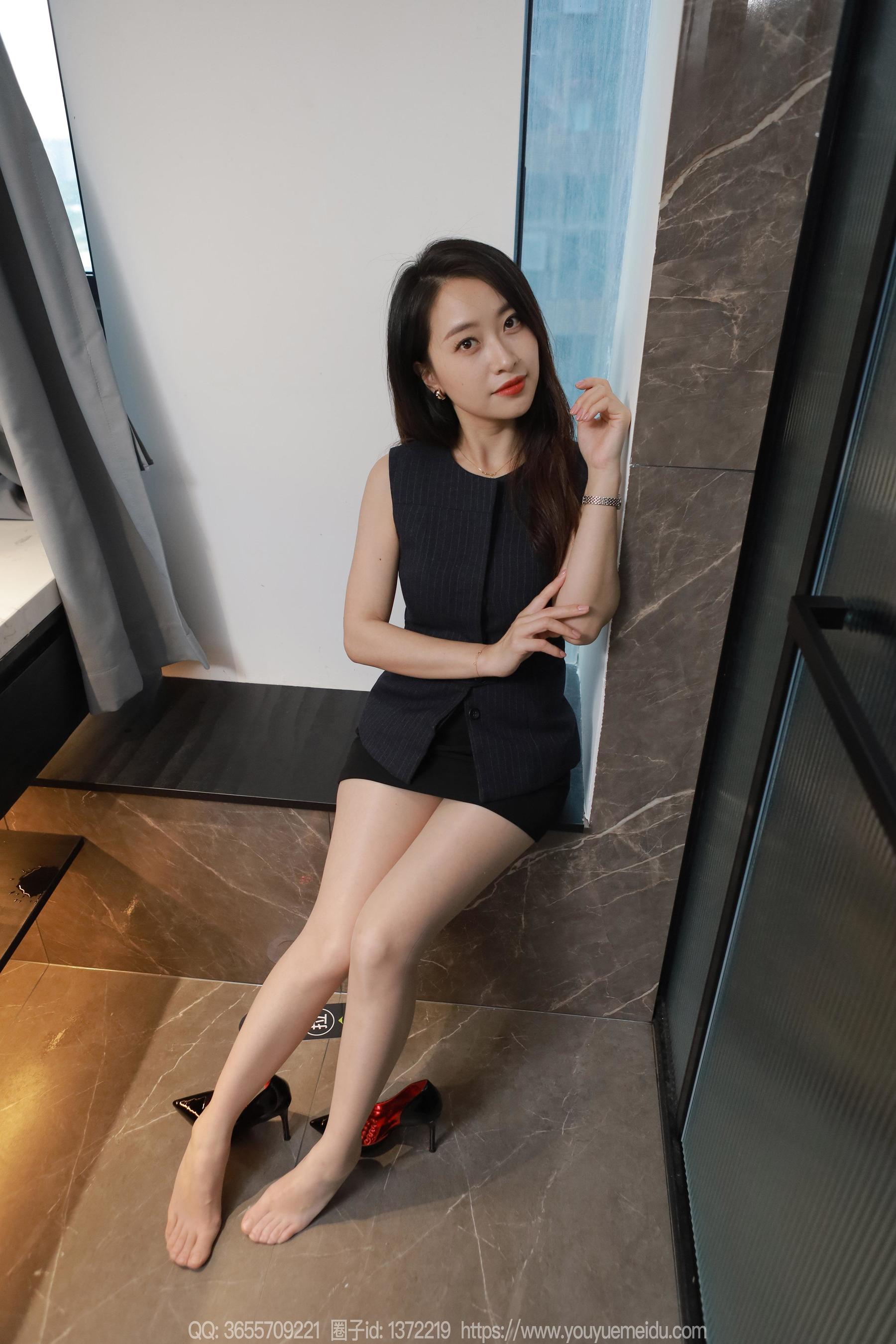 IESS异思趣向 - 模特： 小婕 《洗手间的故事》