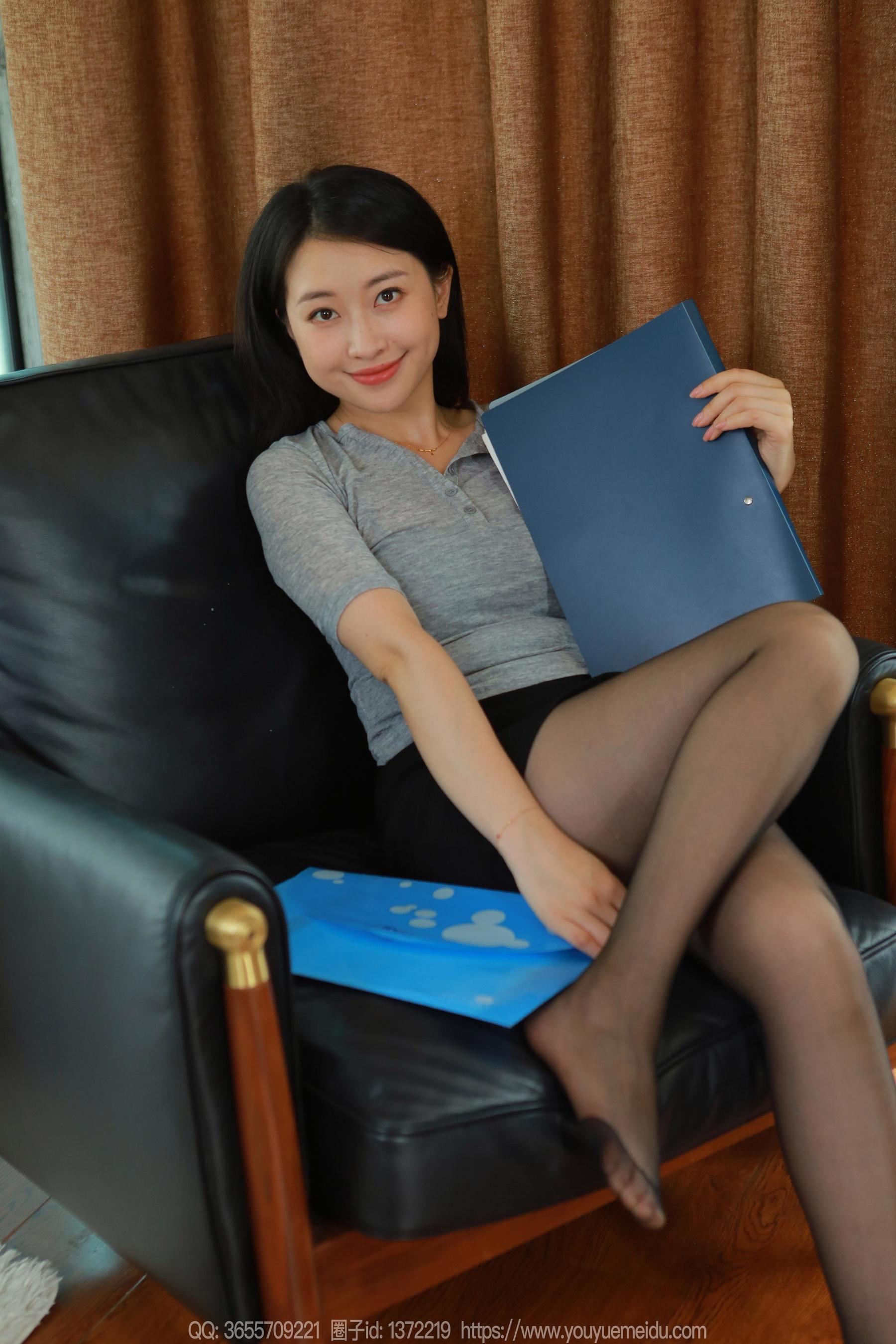 IESS异思趣向 - 模特： 小婕 《黑丝短裙（下）》