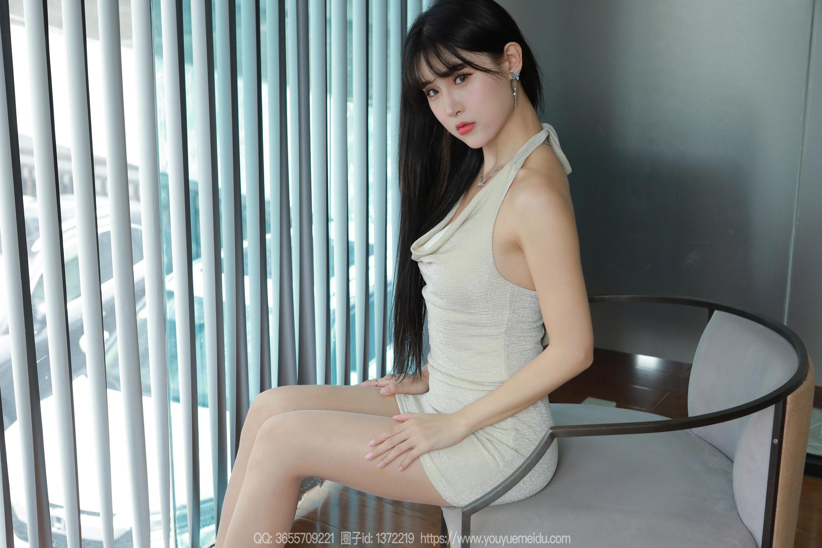 IESS异思趣向 - 模特： 小宝 《挂脖包臀裙》