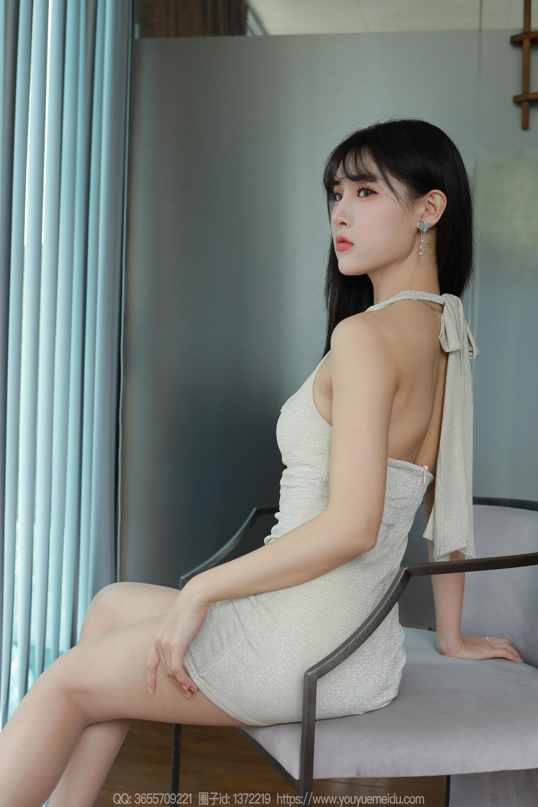 IESS异思趣向 - 模特： 小宝 《挂脖包臀裙》