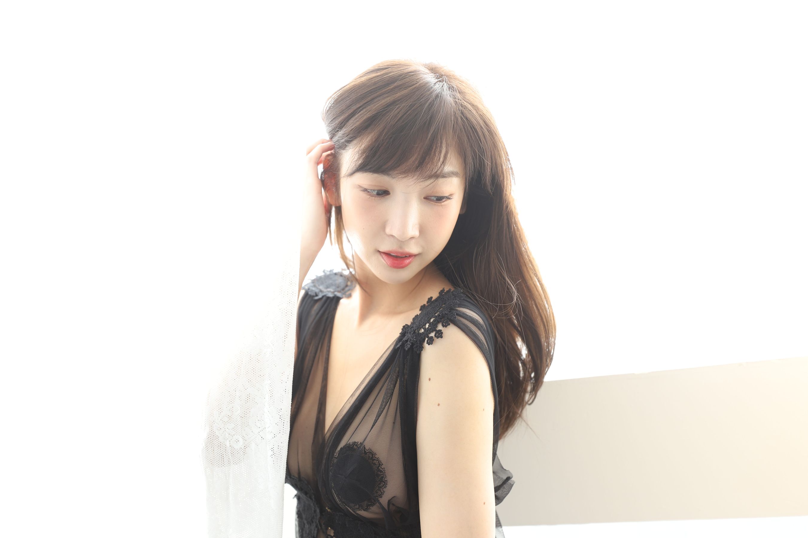 Leezy - Secret Web APRIL