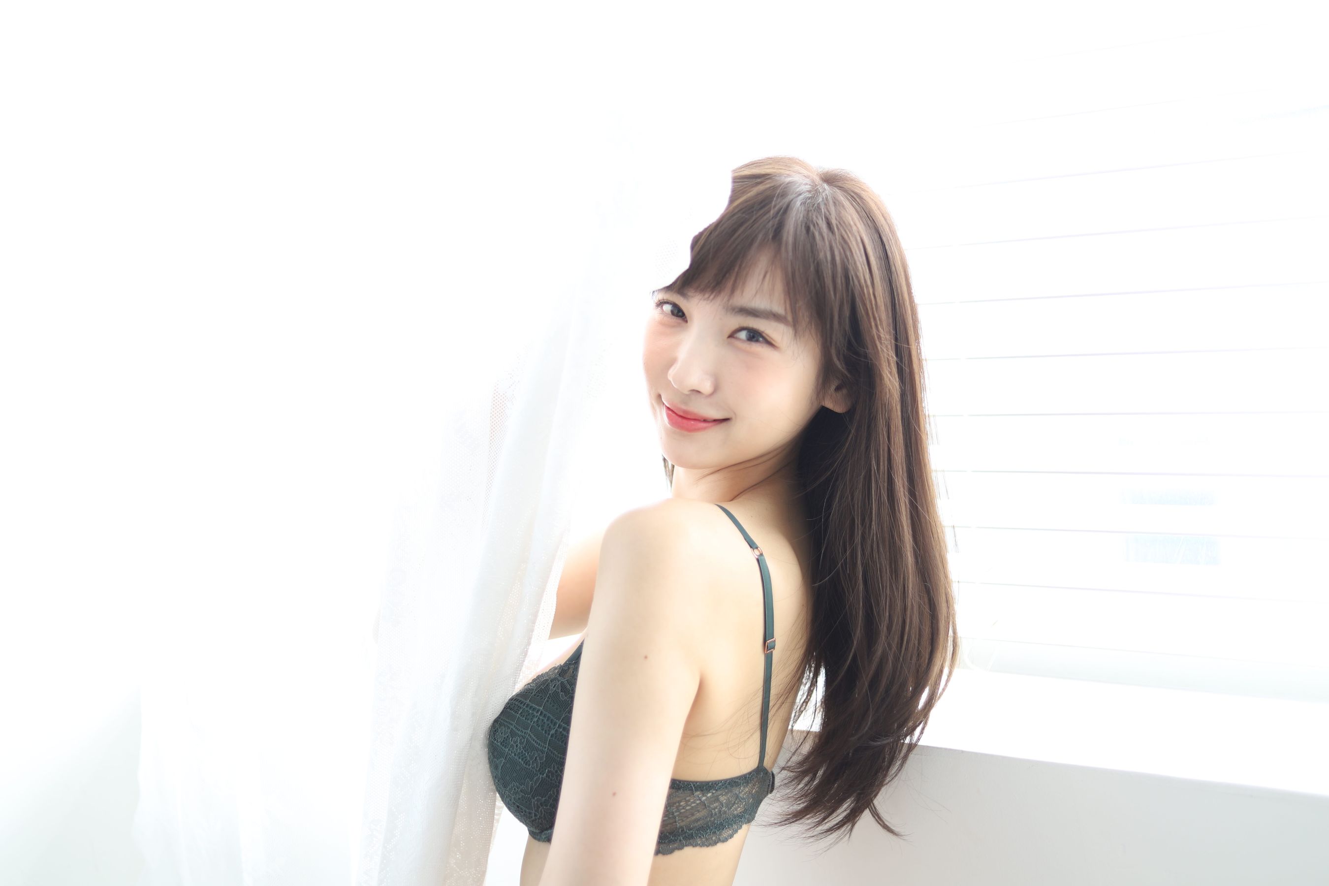 Leezy - Secret Web APRIL