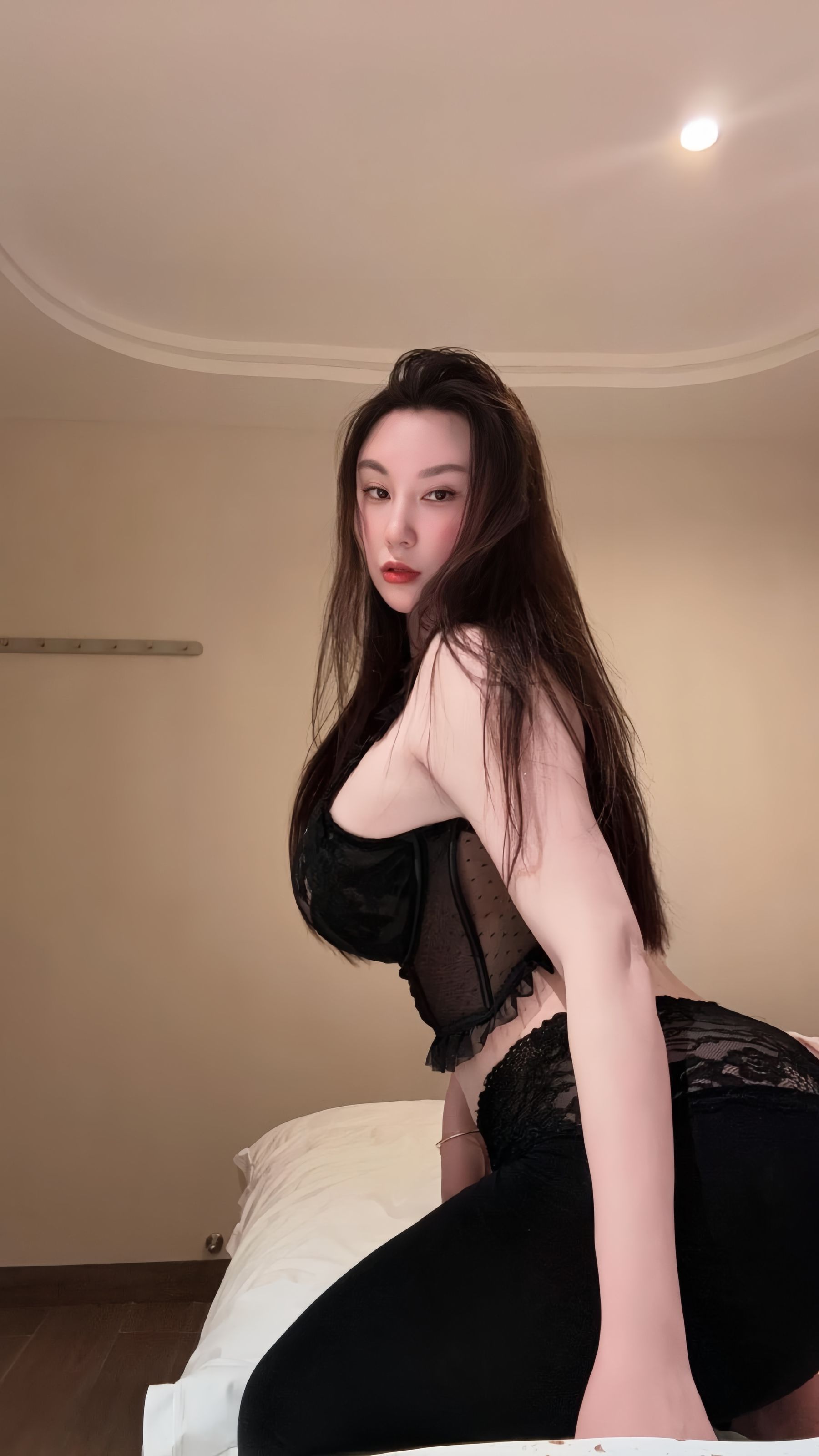 MIYA - 黑色蕾丝束腰芭比裤
