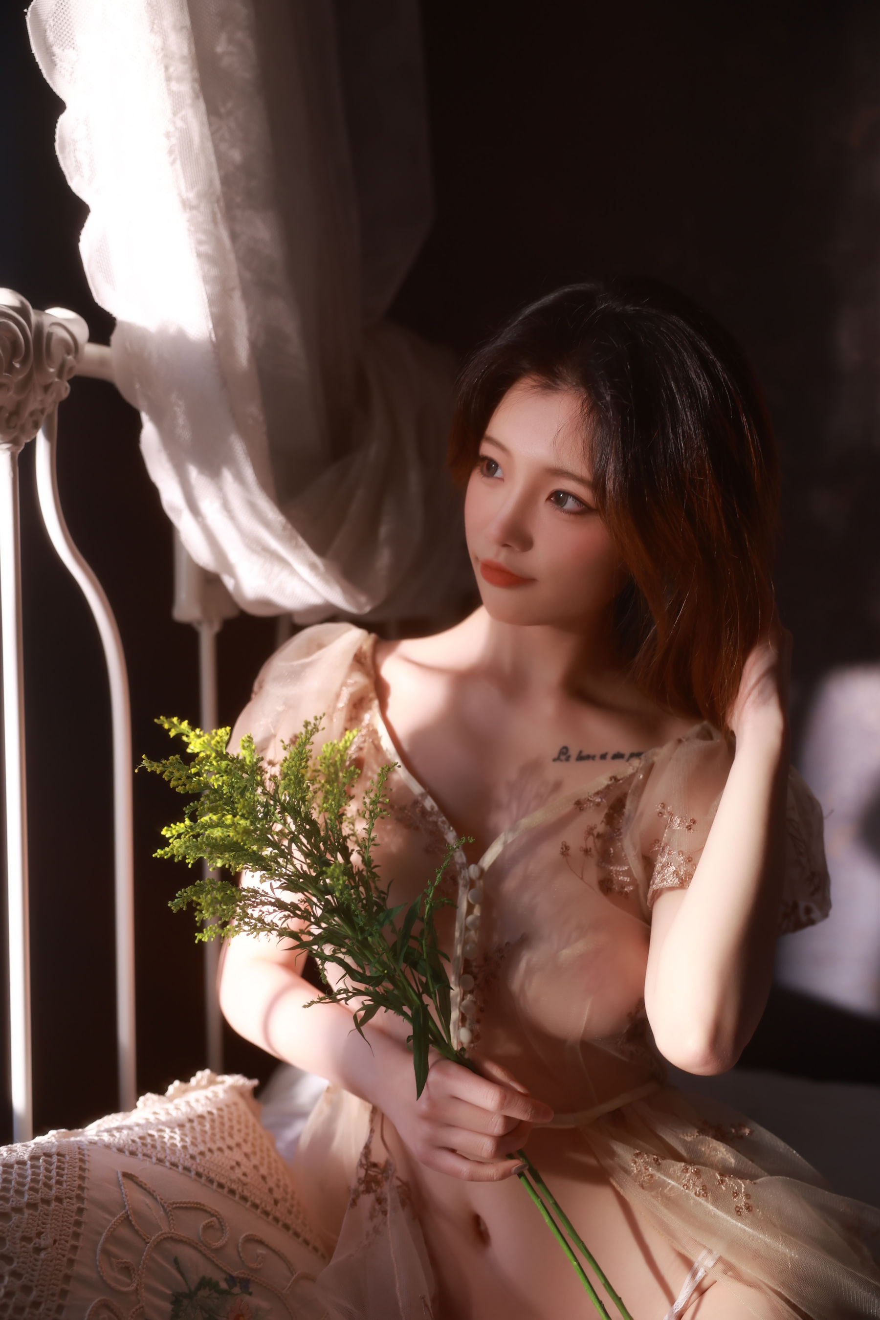 桃良阿宅 - 花束与影