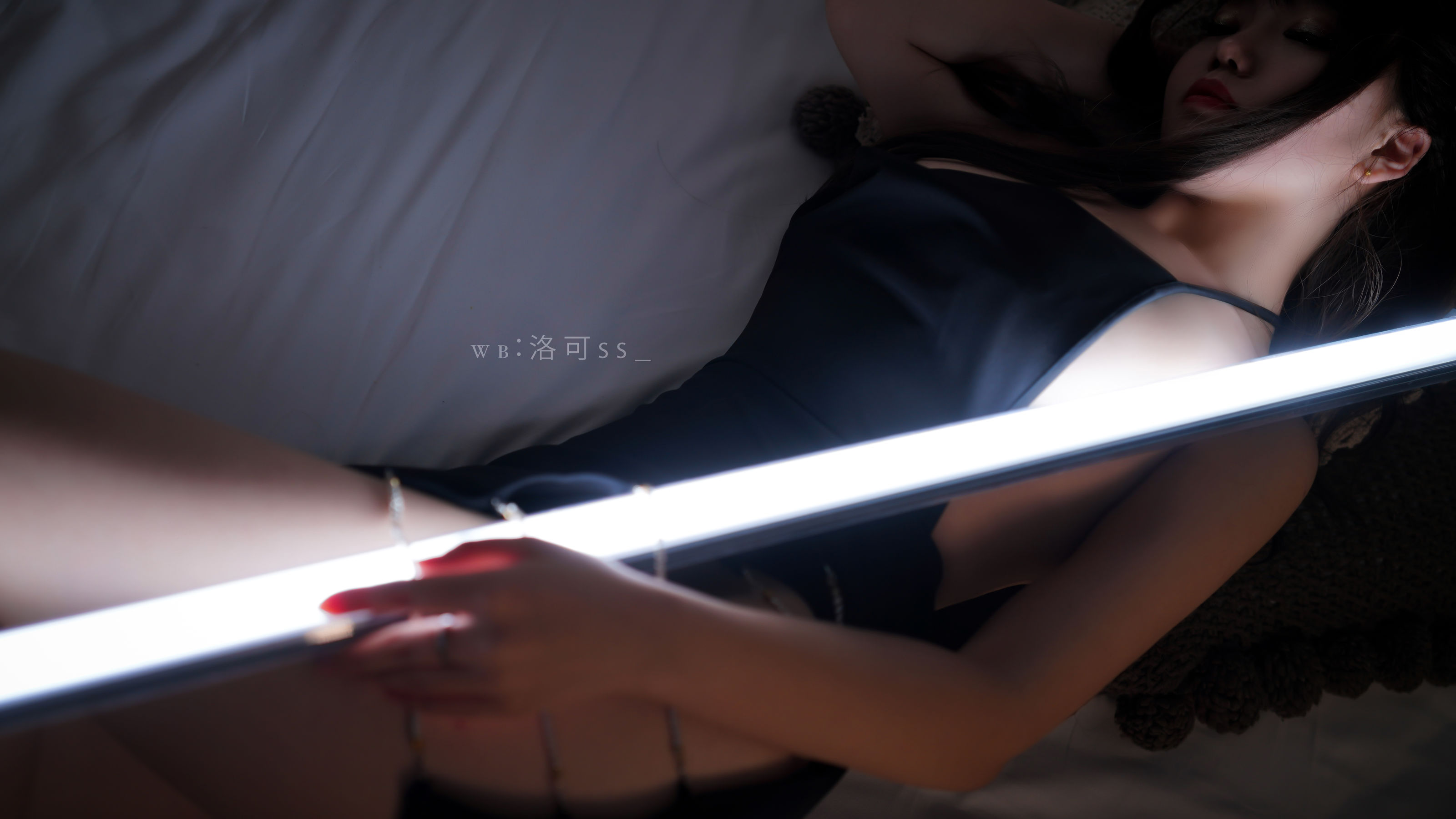洛可ss - 光效黑吊带