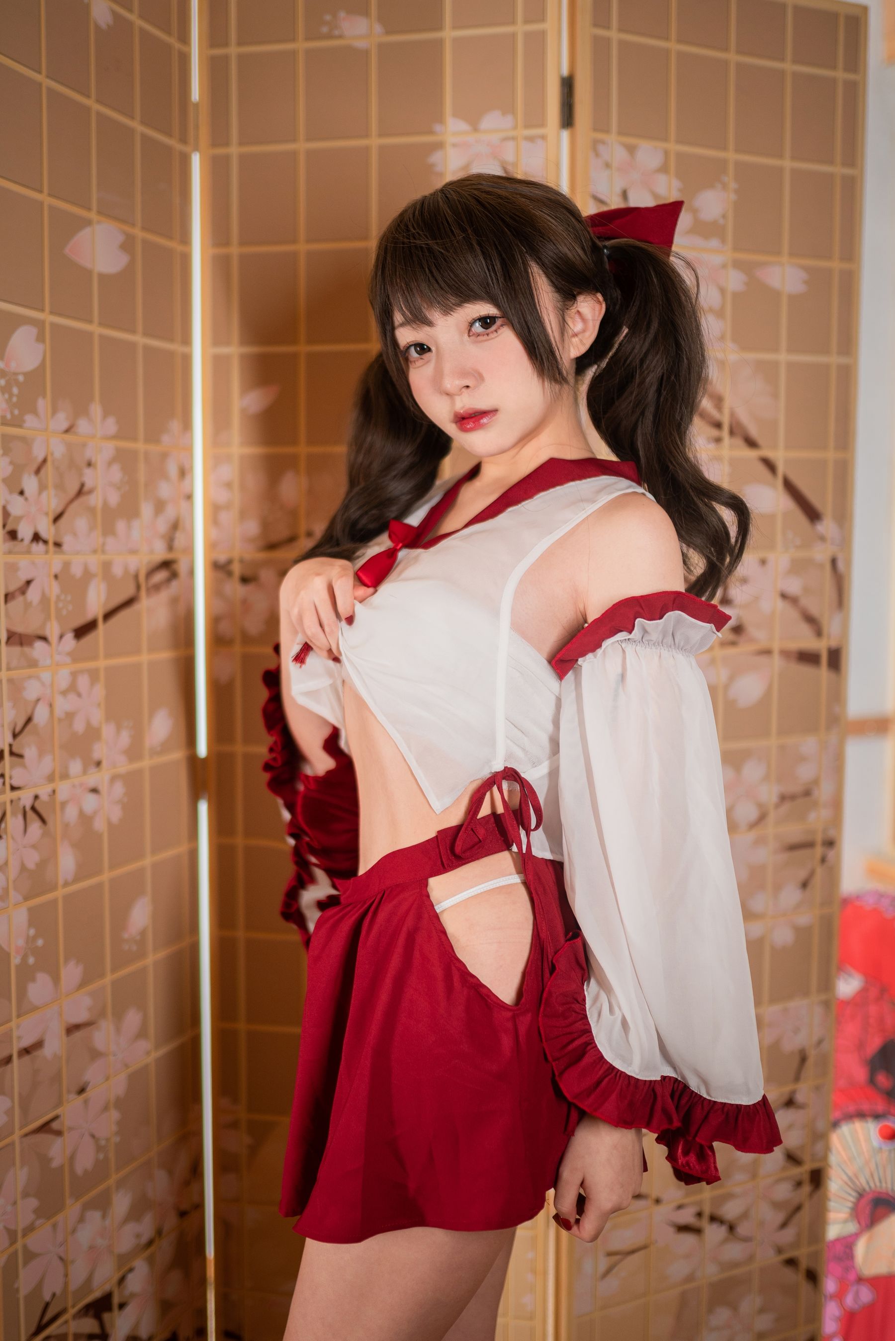 花铃 - 小巫女