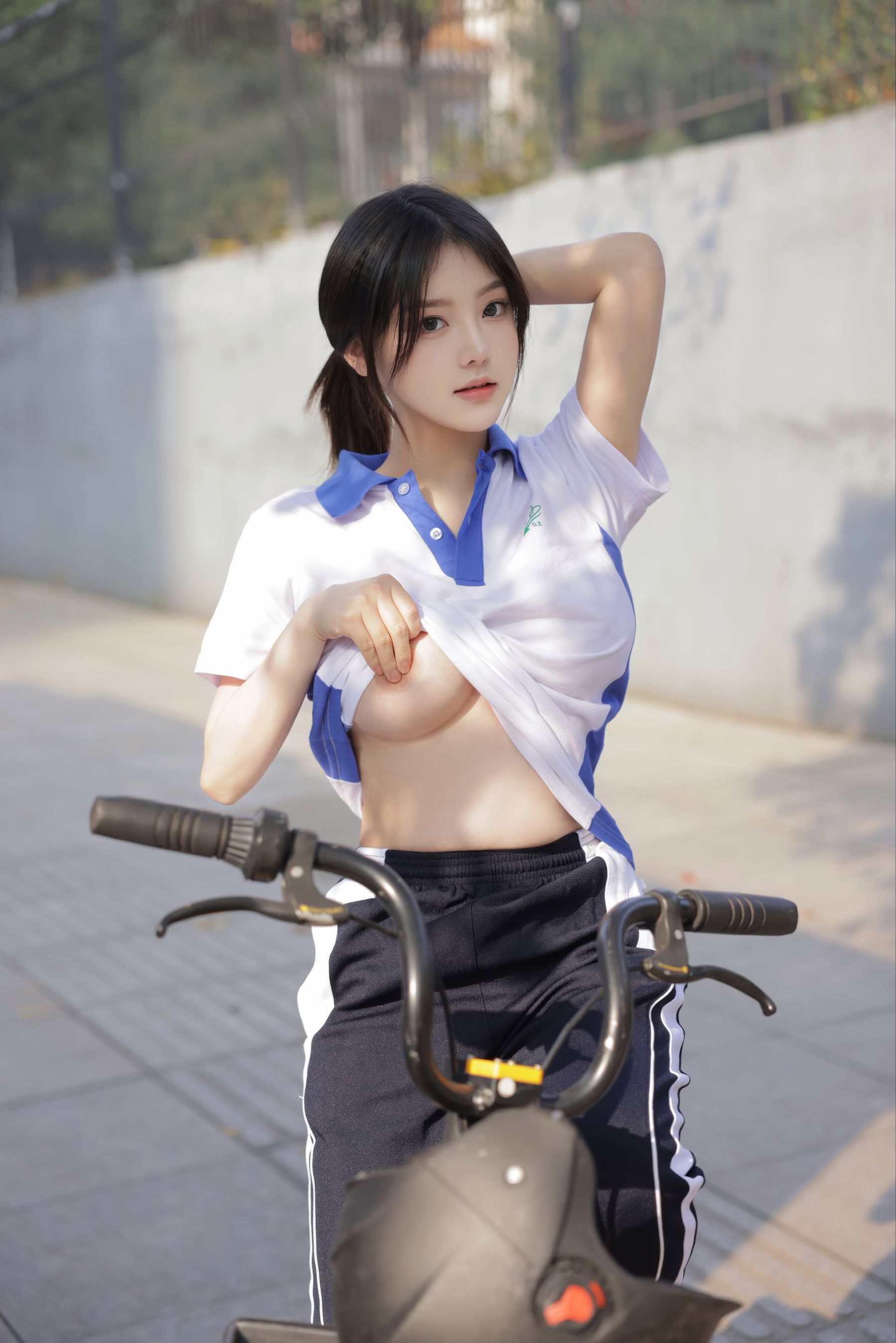 豆瓣酱 公交车写真