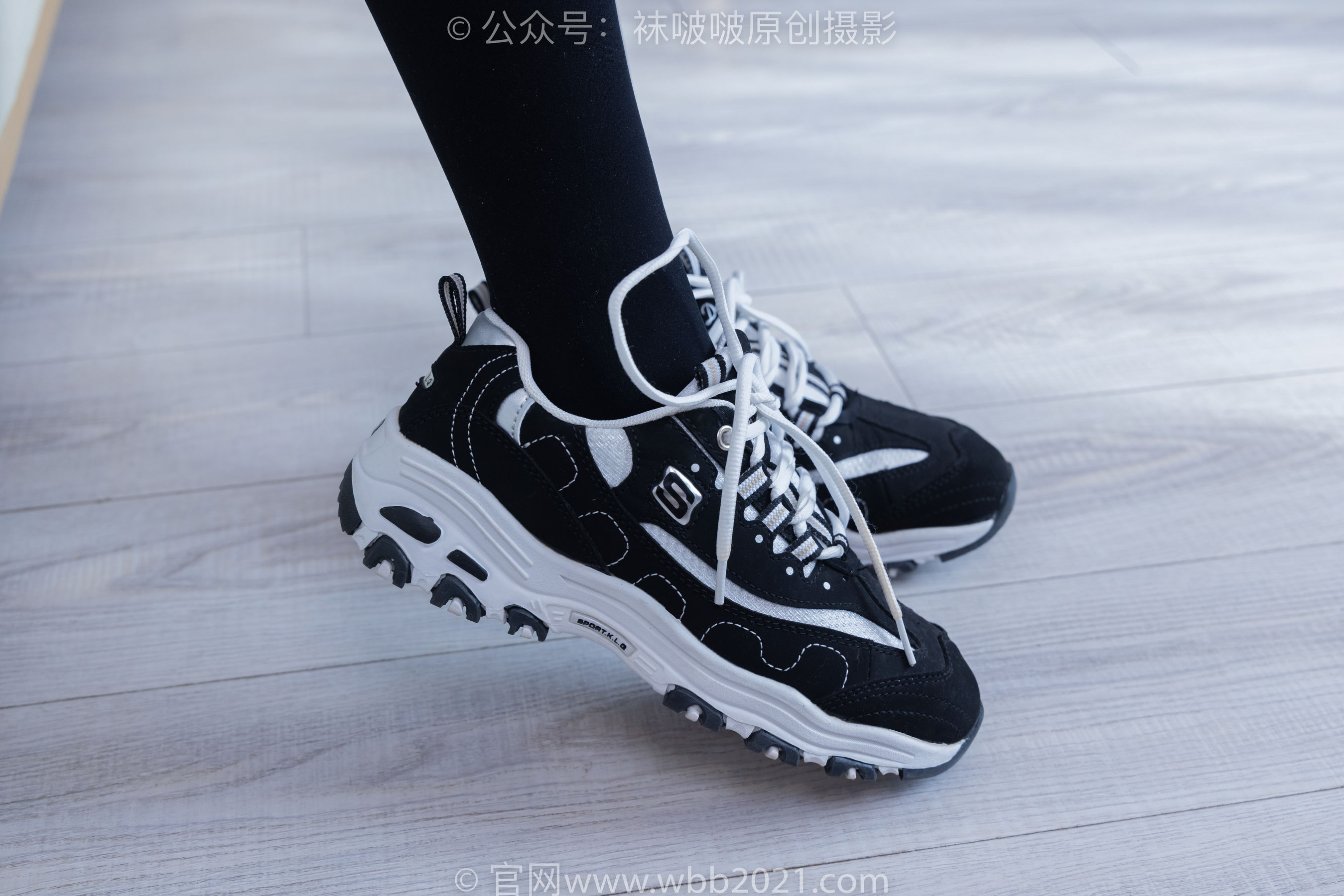 BoBoSocks袜啵啵 No.378 奶油 -短靴、运动鞋、厚黑丝、厚灰丝