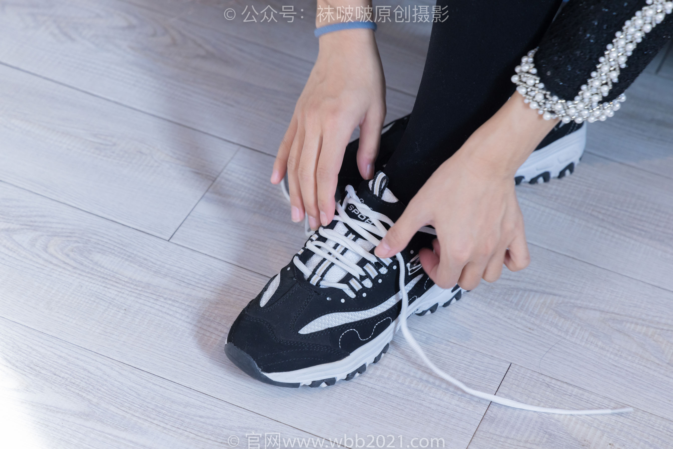 BoBoSocks袜啵啵 No.378 奶油 -短靴、运动鞋、厚黑丝、厚灰丝