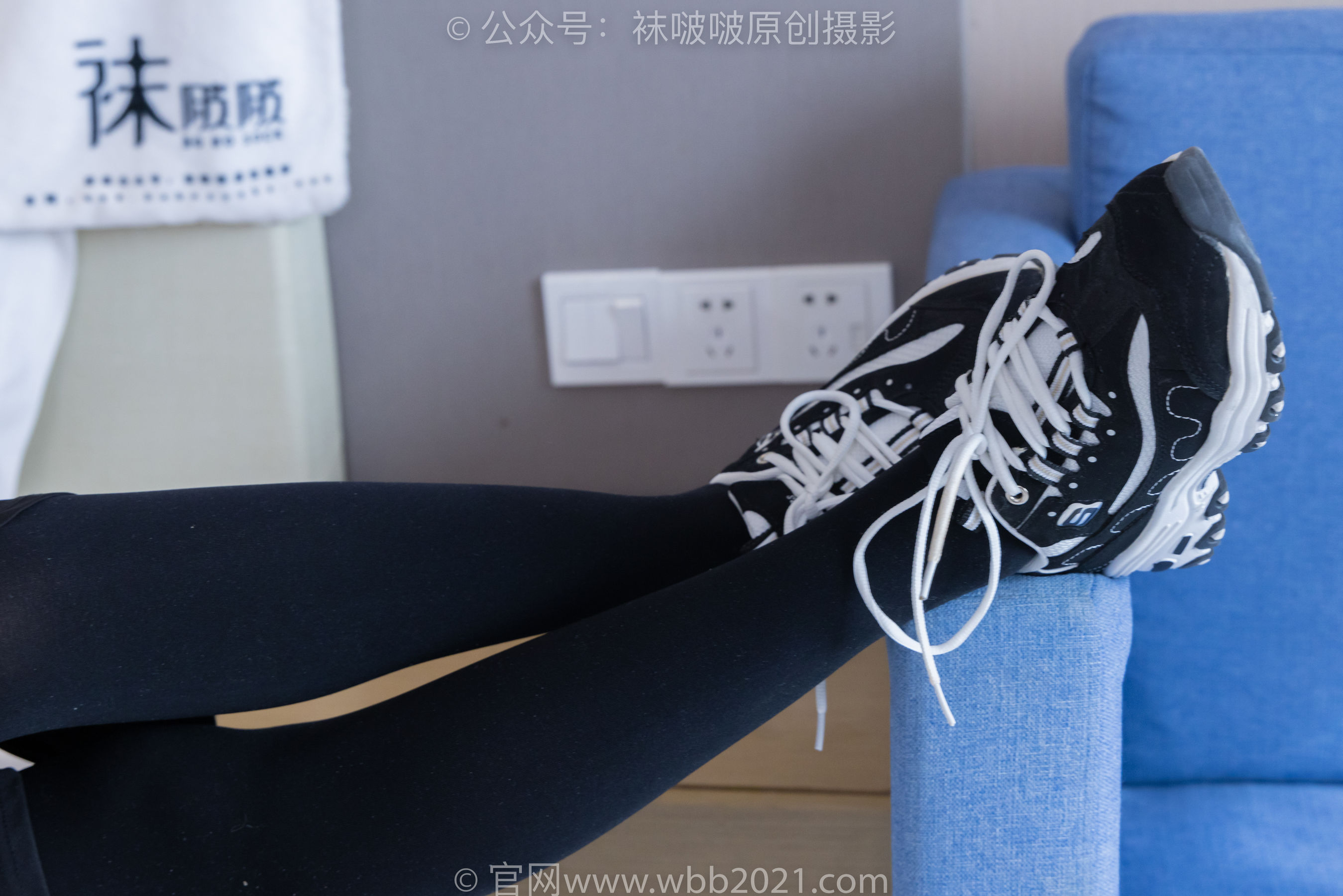BoBoSocks袜啵啵 No.378 奶油 -短靴、运动鞋、厚黑丝、厚灰丝