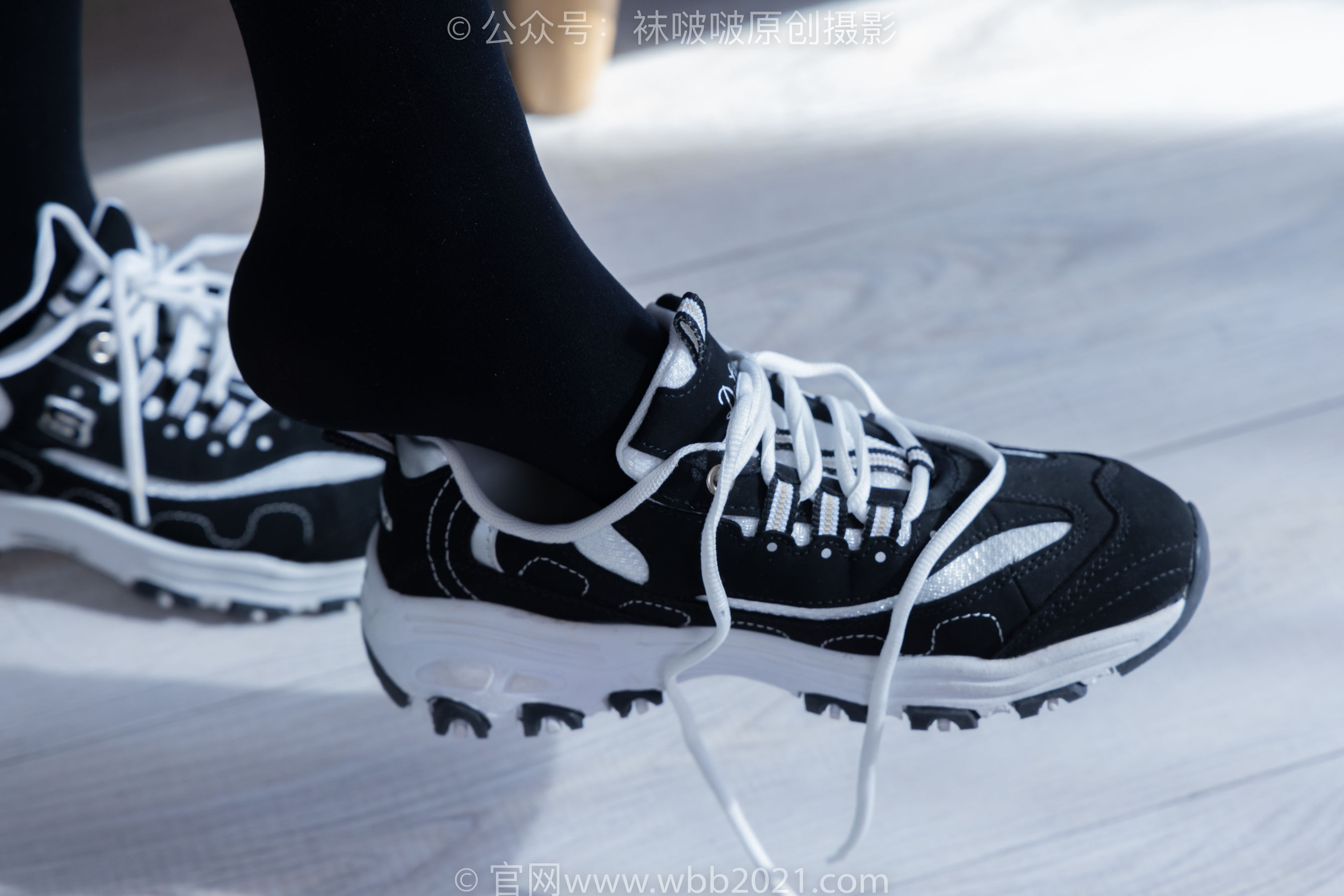 BoBoSocks袜啵啵 No.378 奶油 -短靴、运动鞋、厚黑丝、厚灰丝