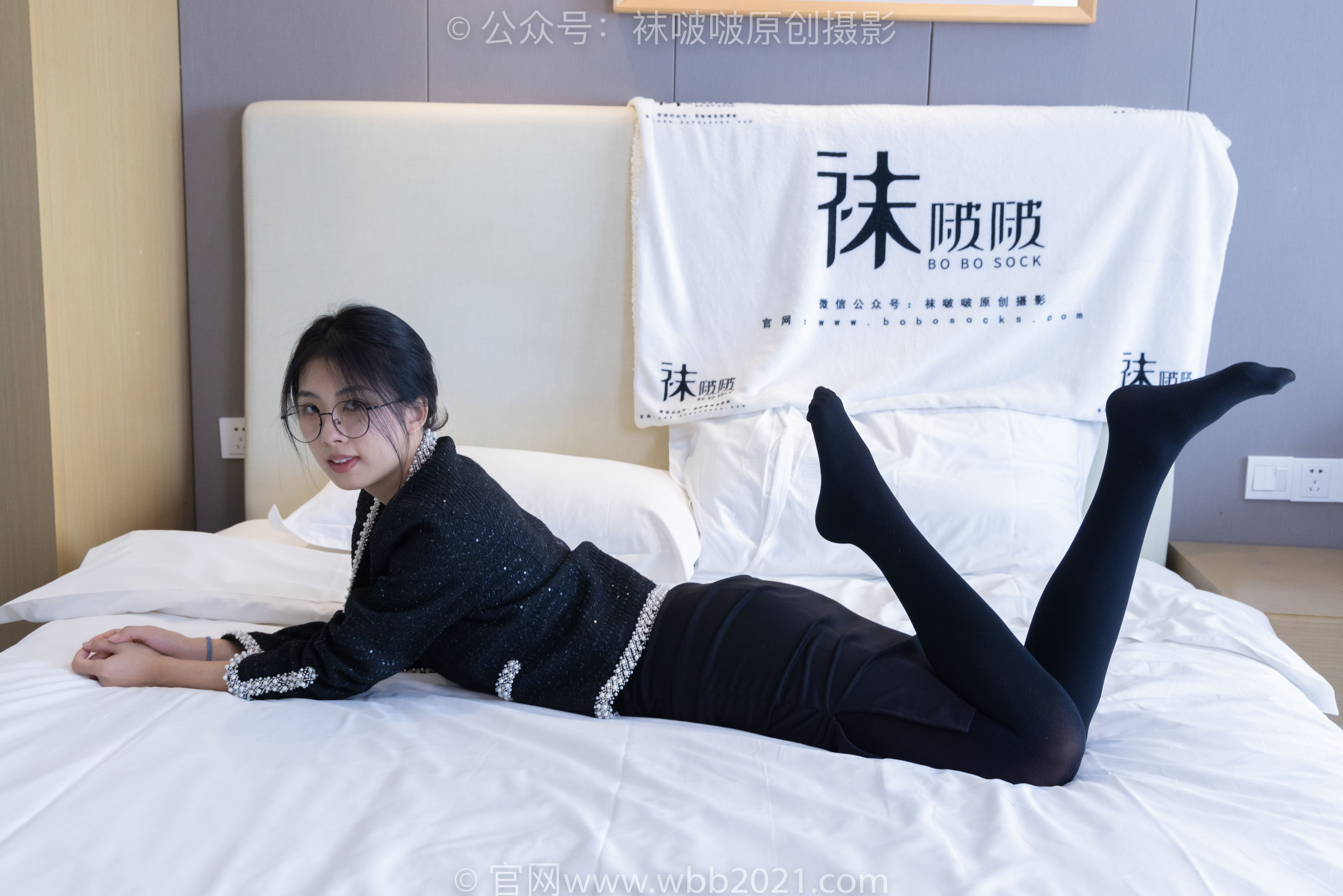 BoBoSocks袜啵啵 No.378 奶油 -短靴、运动鞋、厚黑丝、厚灰丝