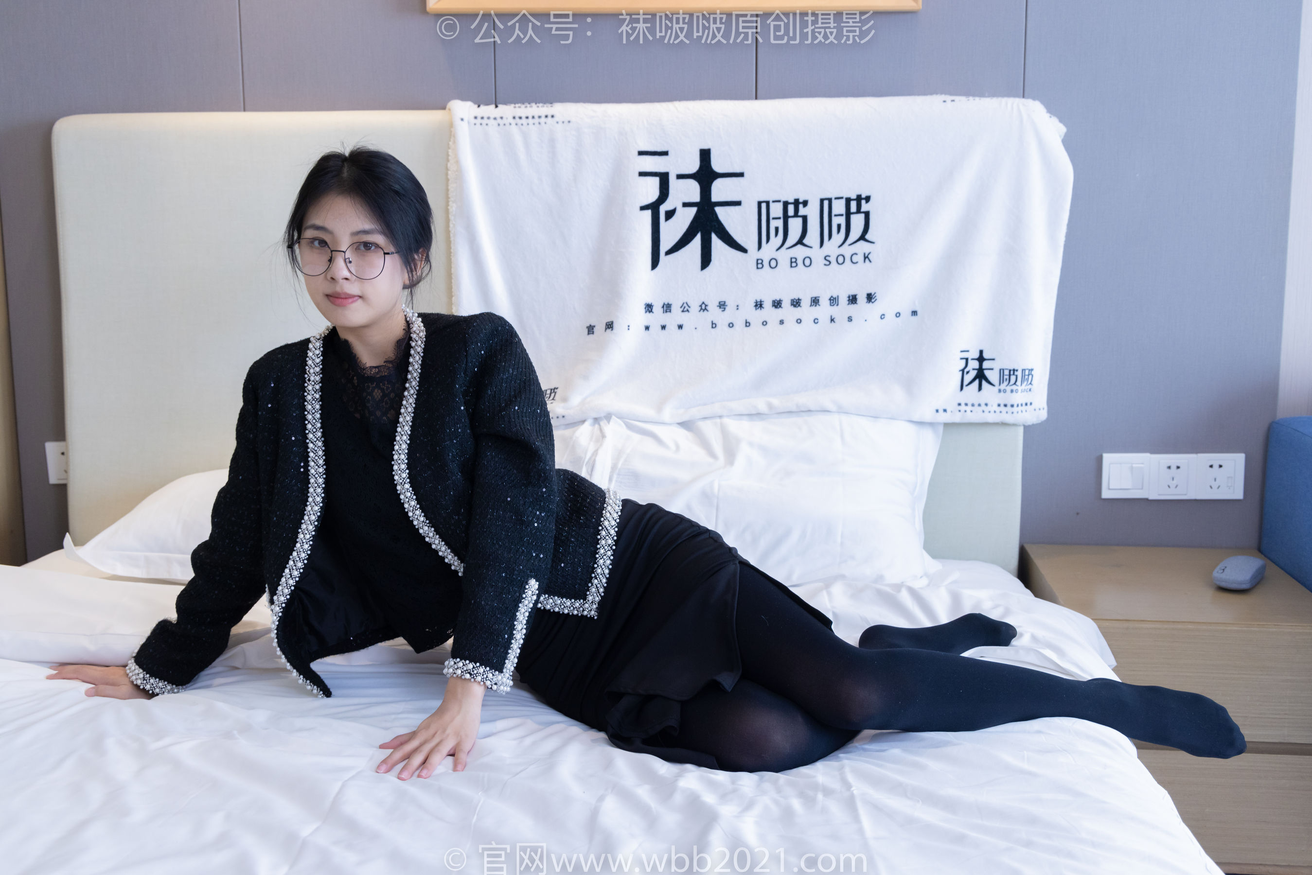 BoBoSocks袜啵啵 No.378 奶油 -短靴、运动鞋、厚黑丝、厚灰丝