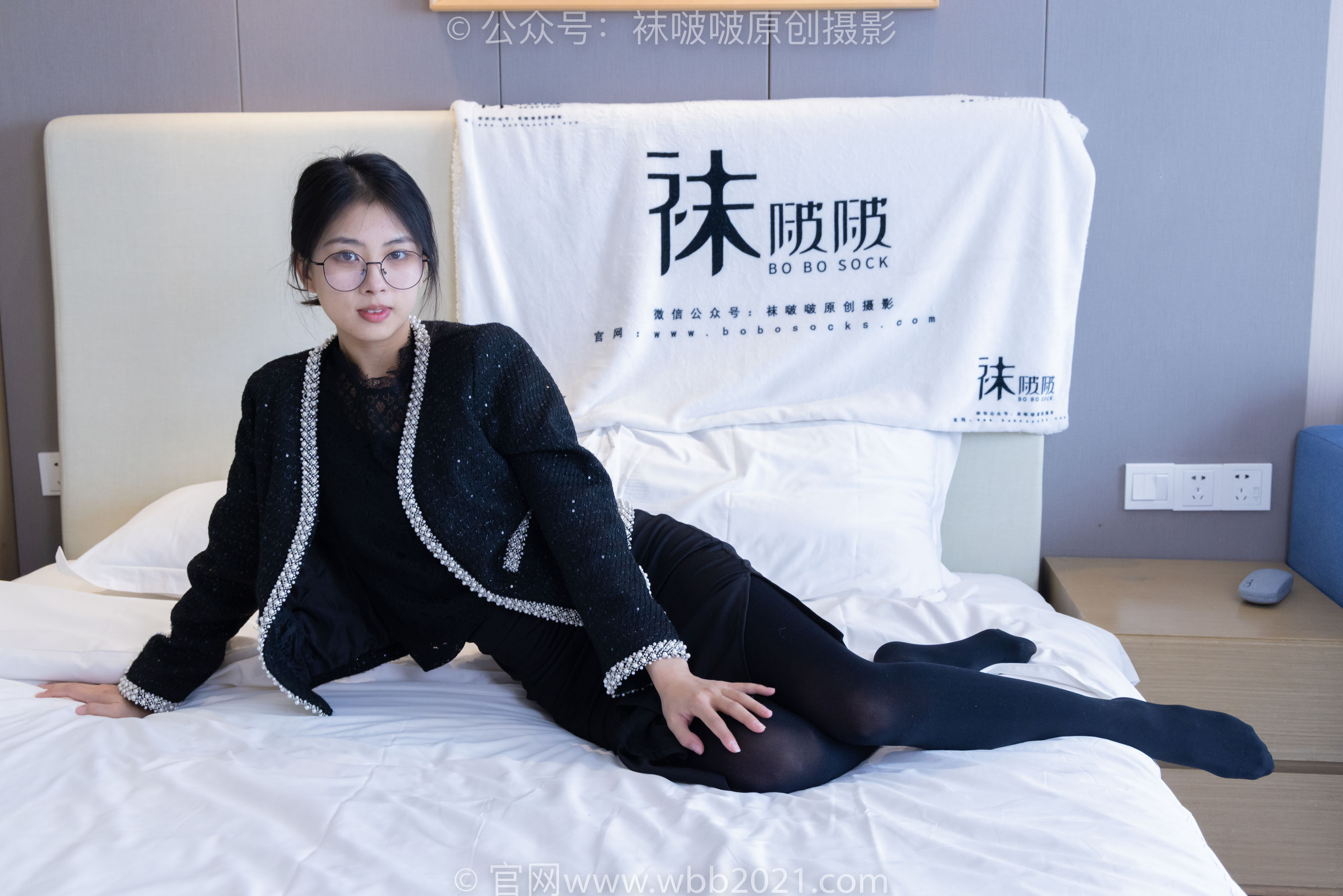 BoBoSocks袜啵啵 No.378 奶油 -短靴、运动鞋、厚黑丝、厚灰丝