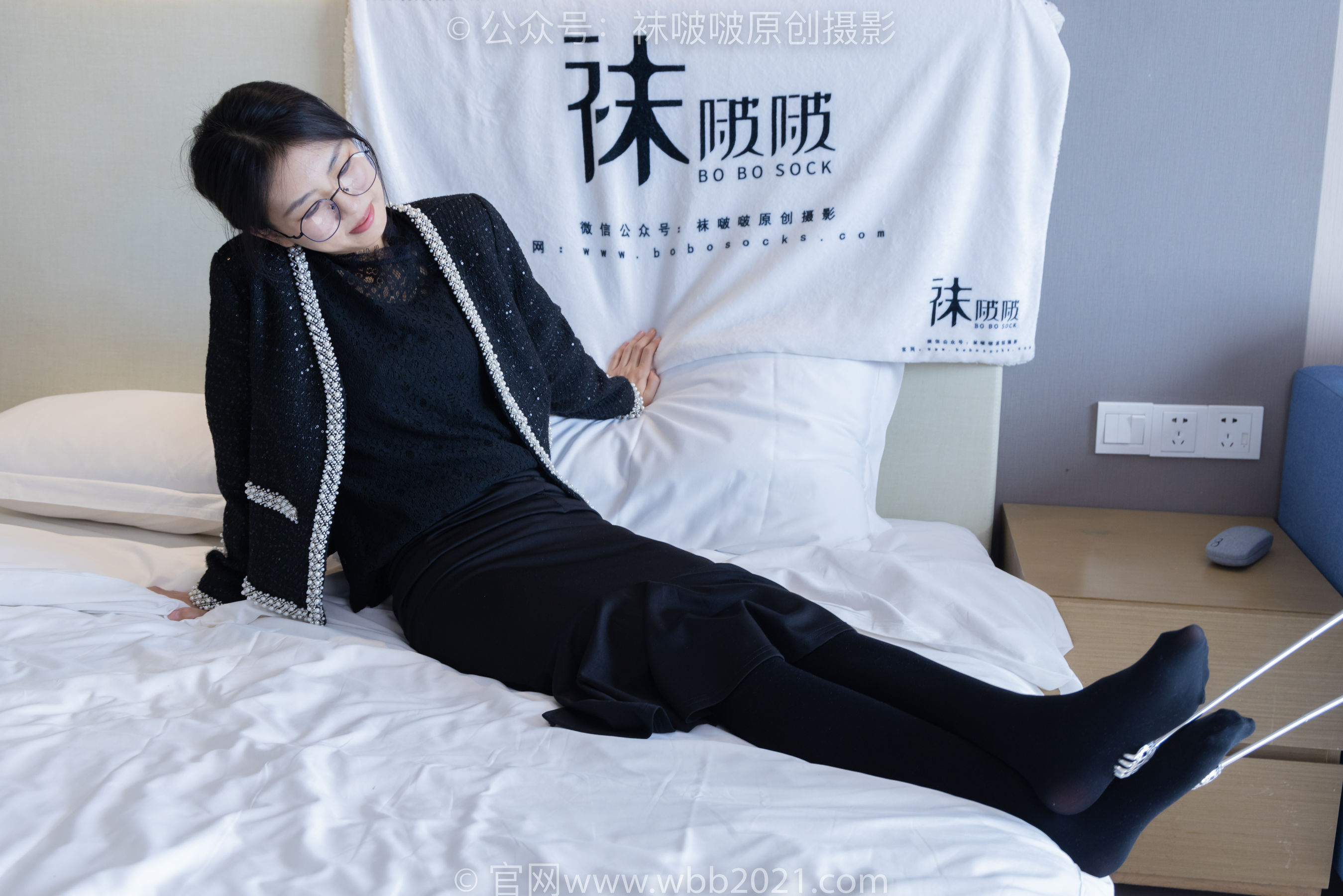 BoBoSocks袜啵啵 No.378 奶油 -短靴、运动鞋、厚黑丝、厚灰丝