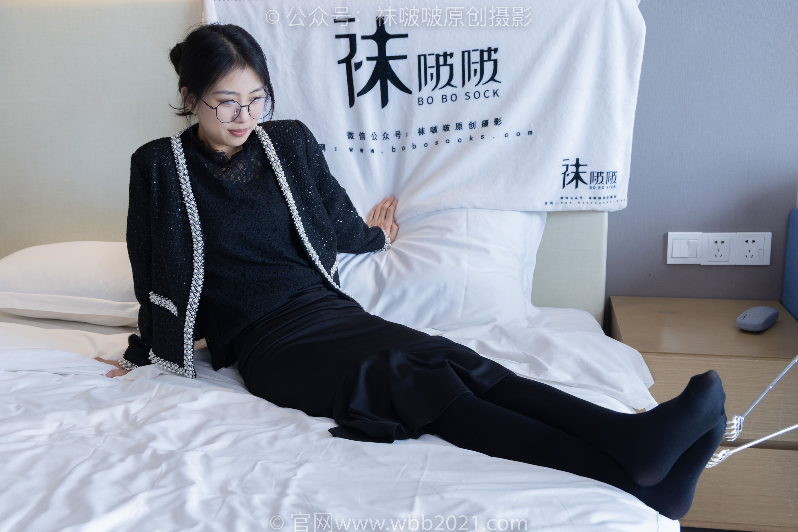 BoBoSocks袜啵啵 No.378 奶油 -短靴、运动鞋、厚黑丝、厚灰丝