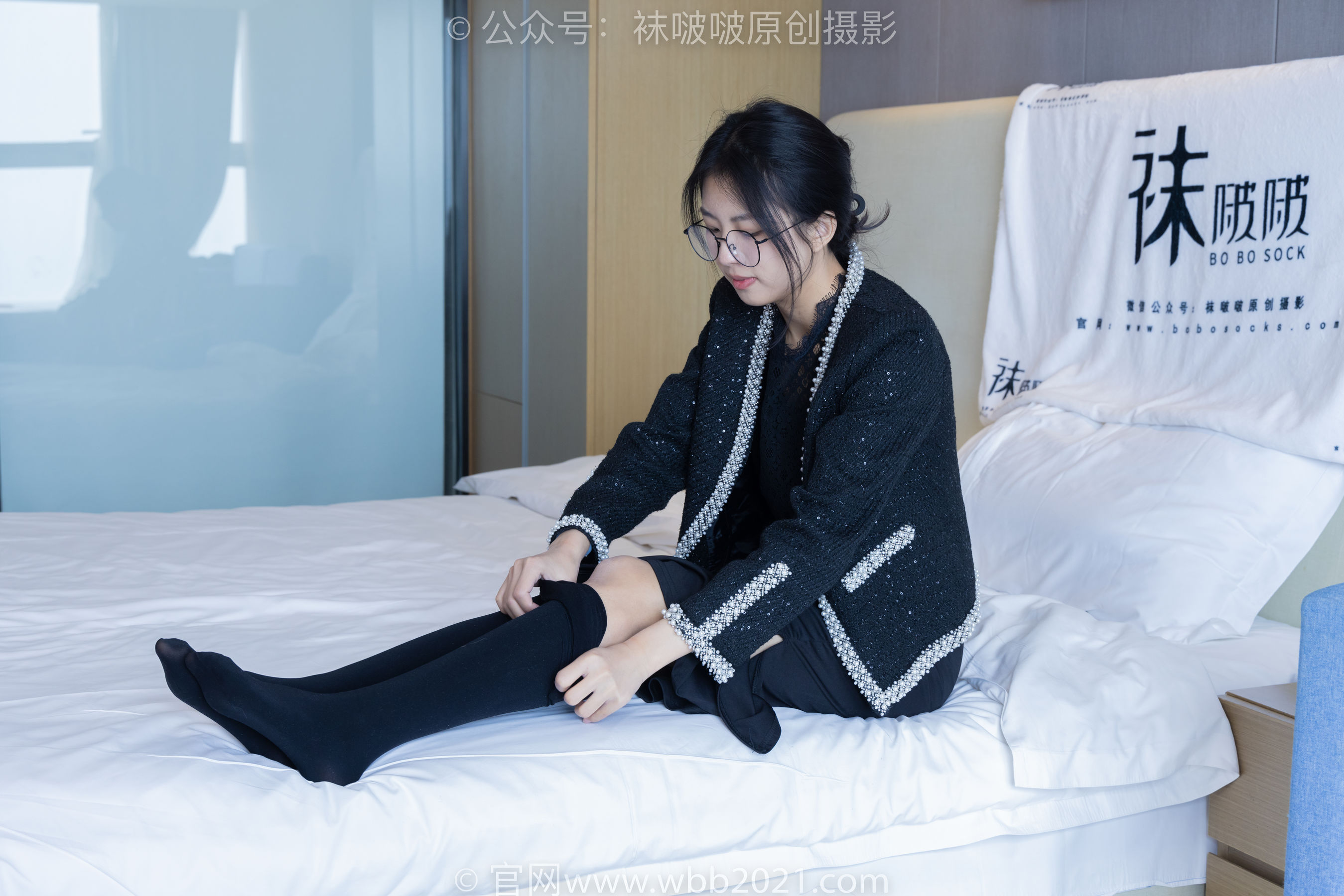 BoBoSocks袜啵啵 No.378 奶油 -短靴、运动鞋、厚黑丝、厚灰丝