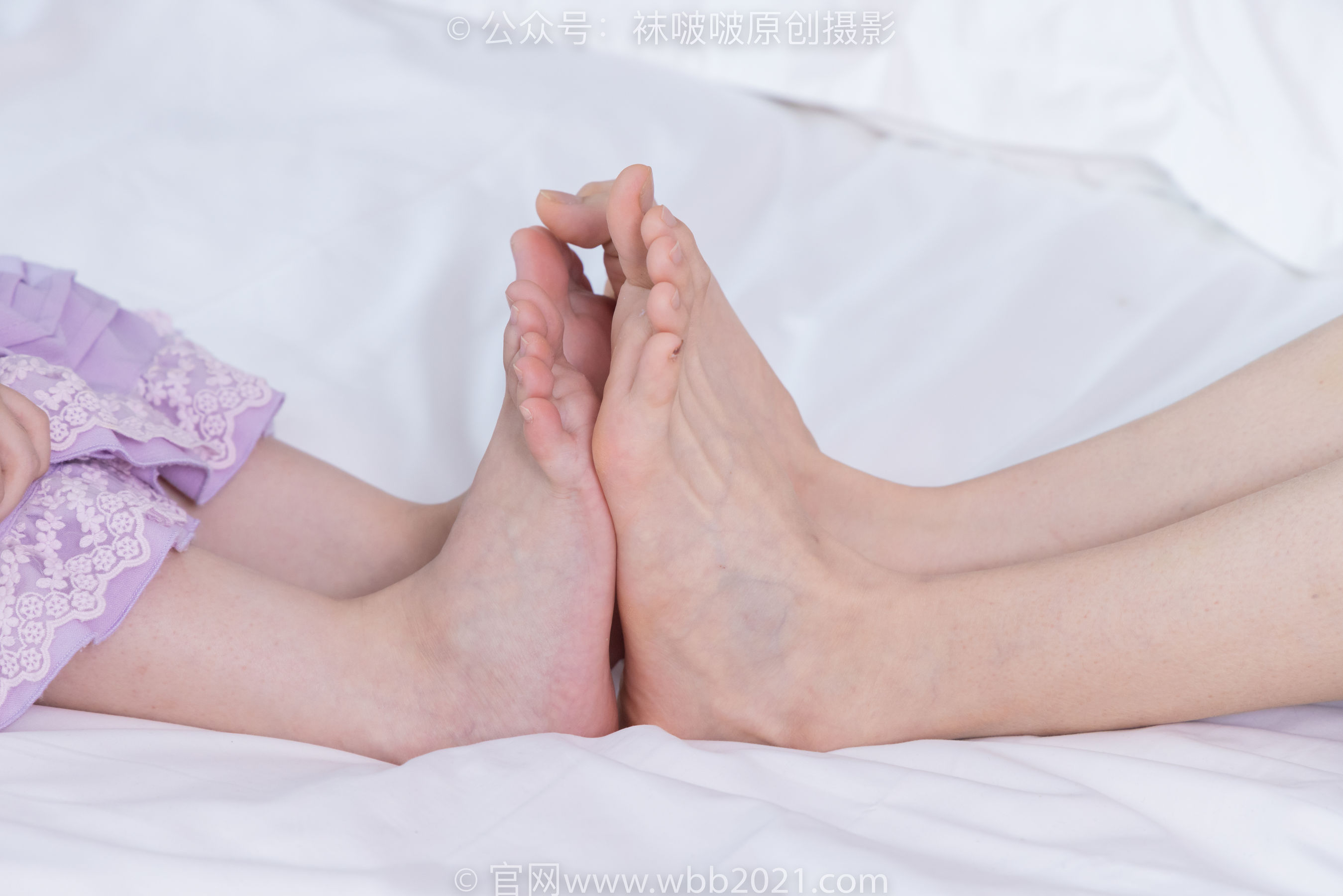 BoBoSocks袜啵啵 No.384 雪糕&甜甜圈 -两双高跟凉鞋、黑丝、白丝、裸足