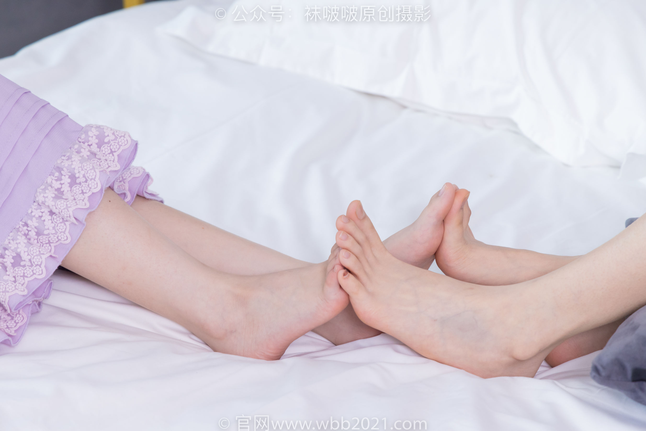 BoBoSocks袜啵啵 No.384 雪糕&甜甜圈 -两双高跟凉鞋、黑丝、白丝、裸足