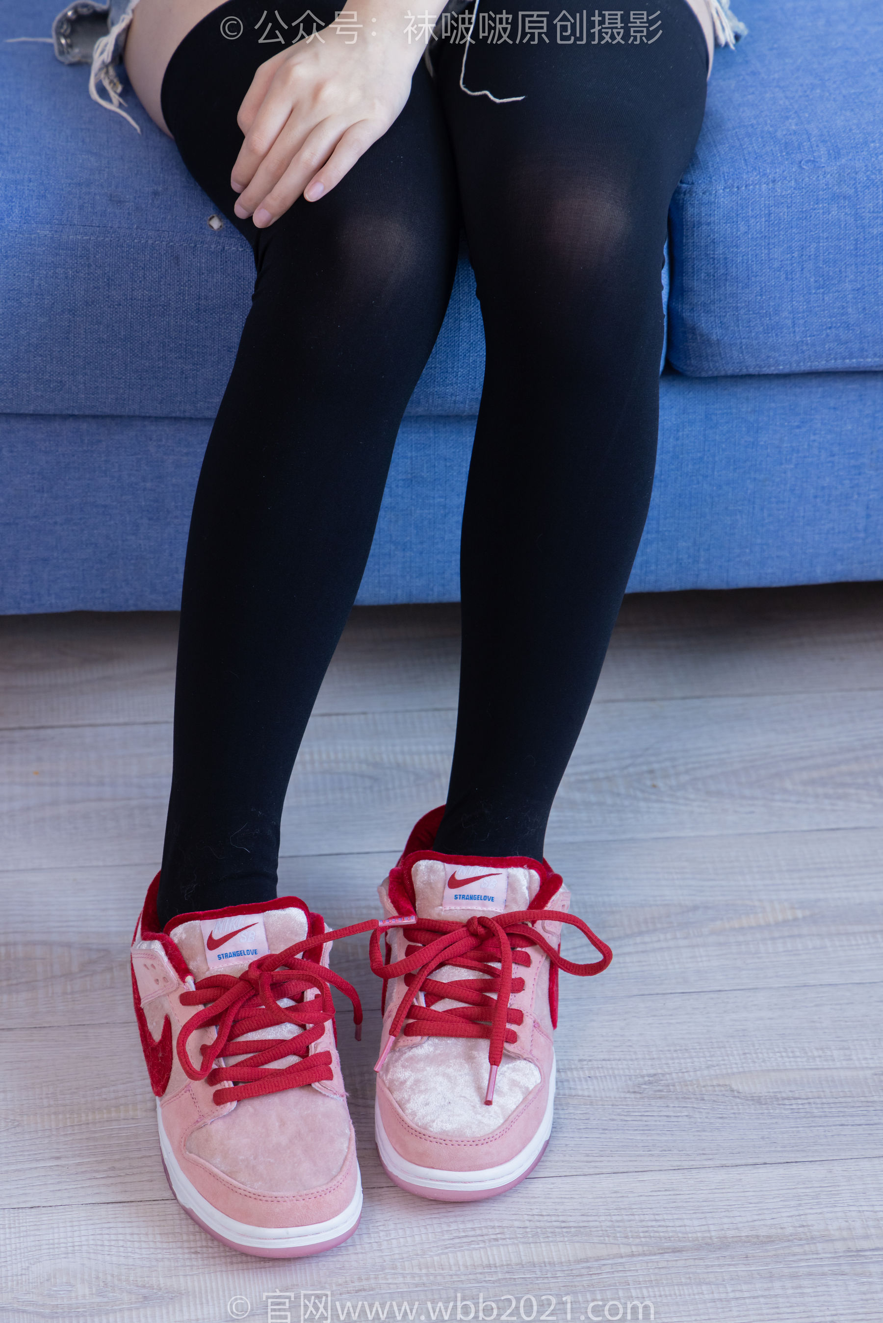 BoBoSocks袜啵啵 No.390 甜甜圈 -板鞋、厚黑丝大腿袜、厚白丝大腿袜